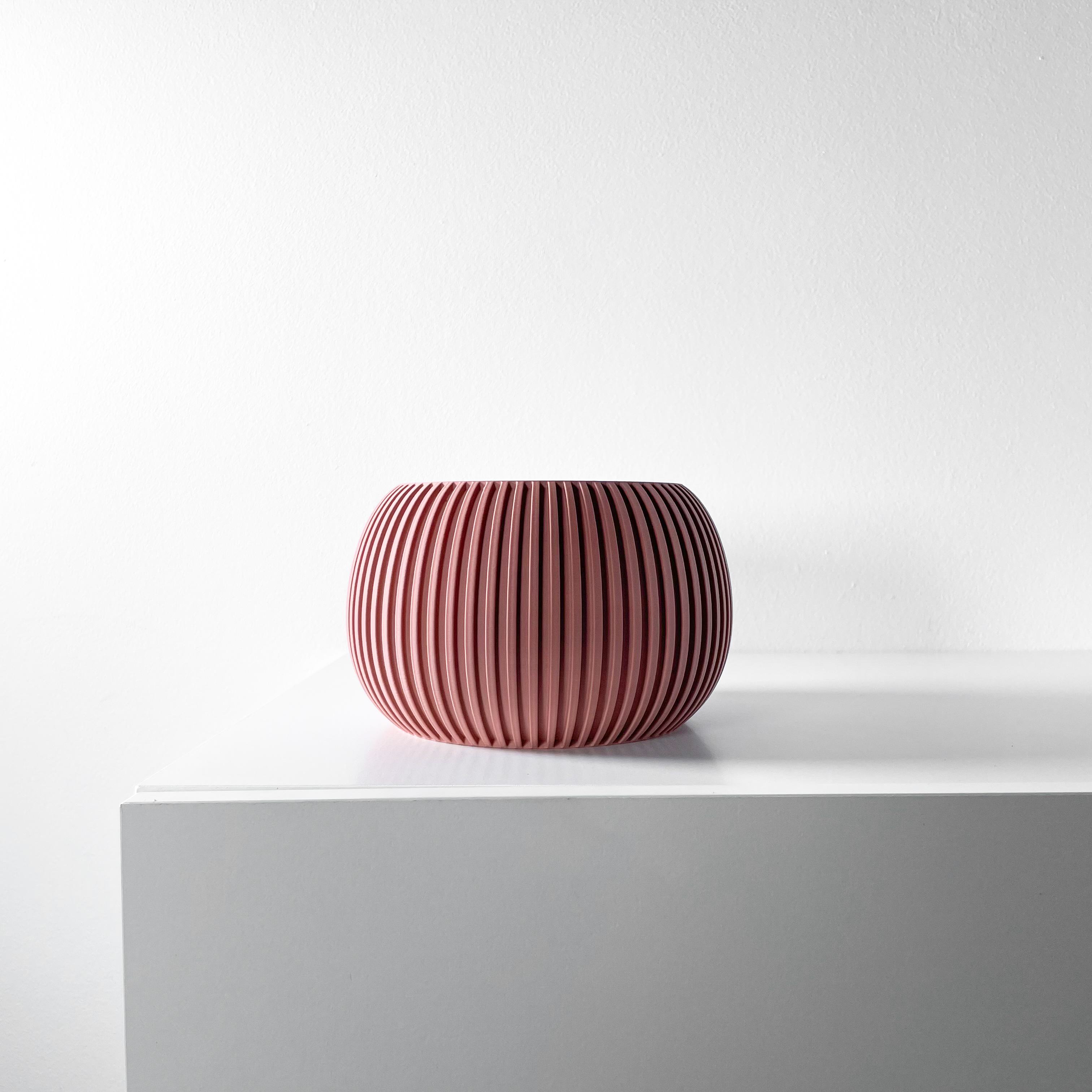 Surno Planter Pot – Tall Modern Pot