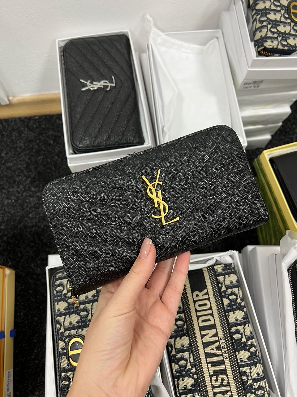 Yves Saint Laurent Plain Leather Long Wallet Black/Gold