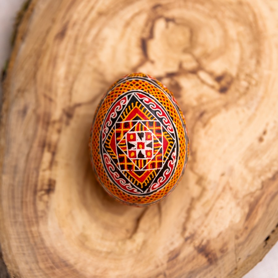 Благодійна писанка на печеному яйці "Кутська"