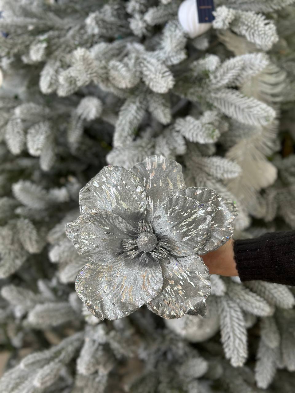 Декоративна квітка Магнолія, 22 см, на кліпсі