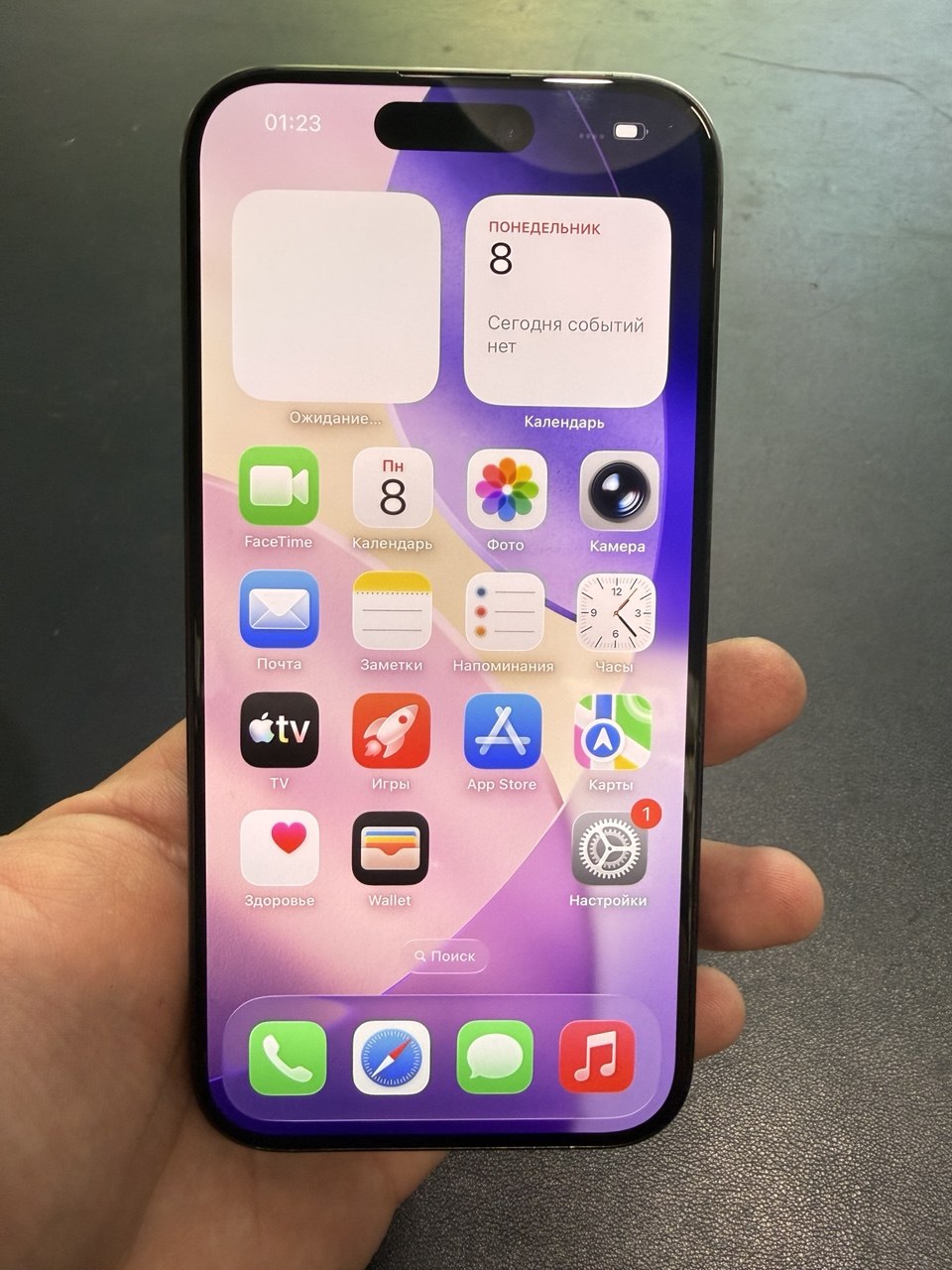 iPhone 15 pro 256gb, фізична SIM-карта. Дуже хороший стан!