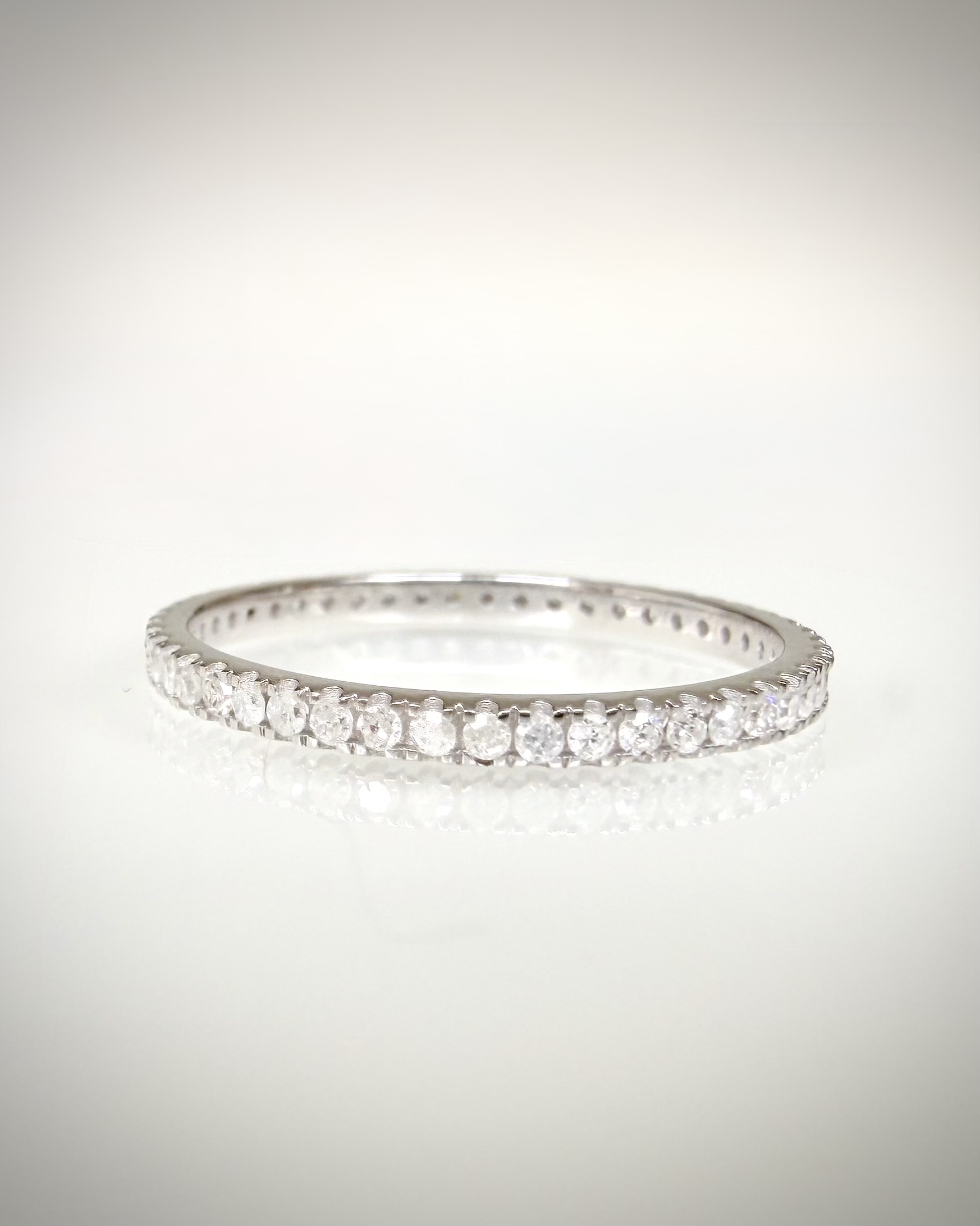 14K Full Eternity timanttisormus 0,38 ct