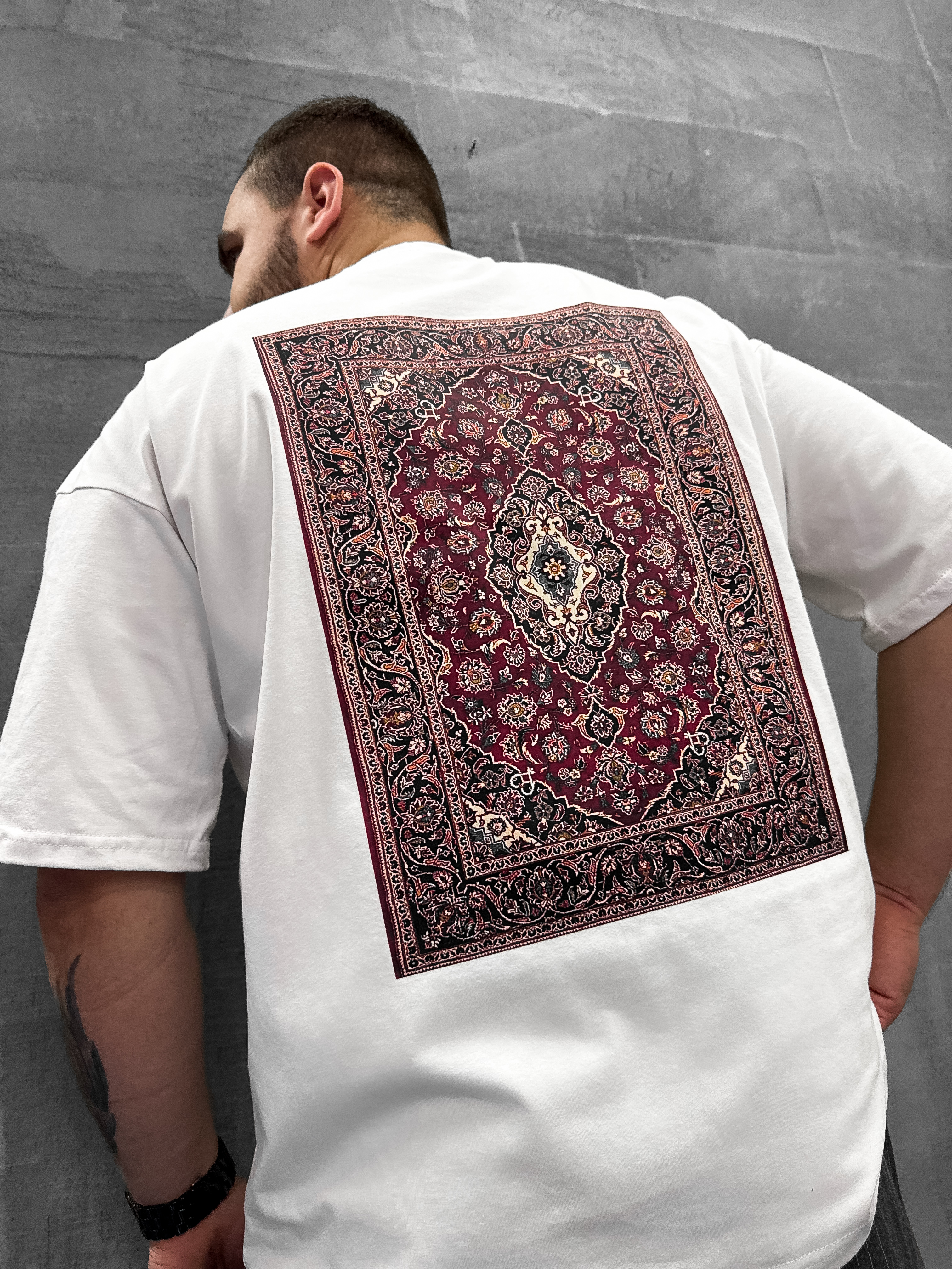 Футболка Carpet red