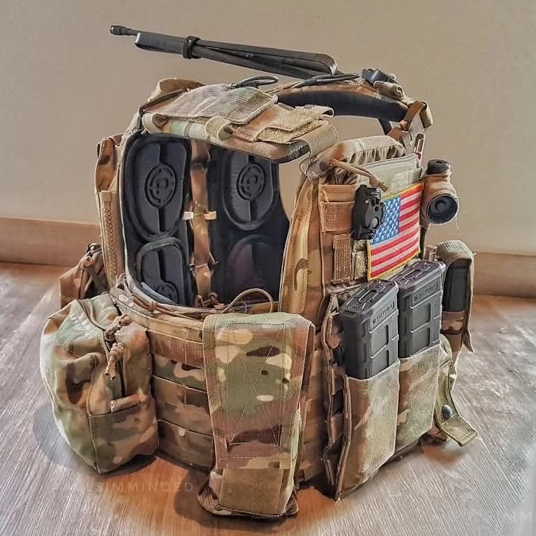Оригінальний модульний корсетний бронежилет "Cage Plate Carrier (CPC)" від американського бренду "Crye Precision".