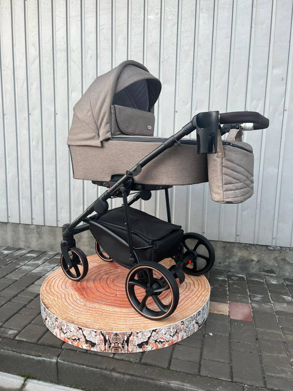 Коляска 2в1 Baby Pram Bailey Premium  Cappuccino Textile