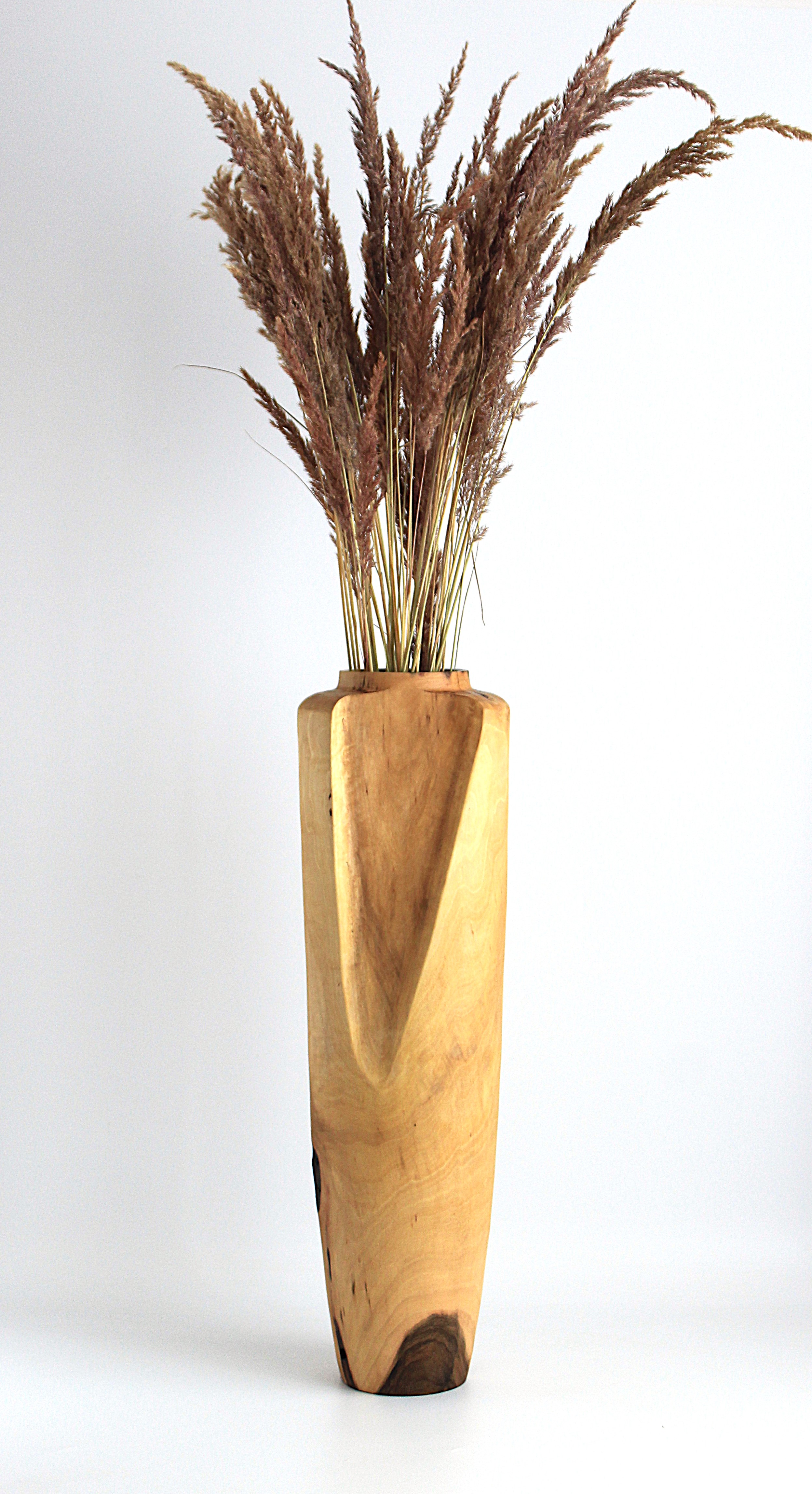 Висока ваза з горіха  ручної роботи