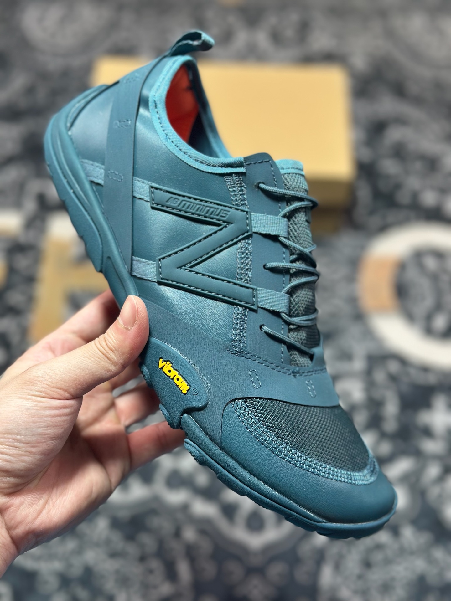 ISSEY MIYAKE x New Balance  MT10OIY