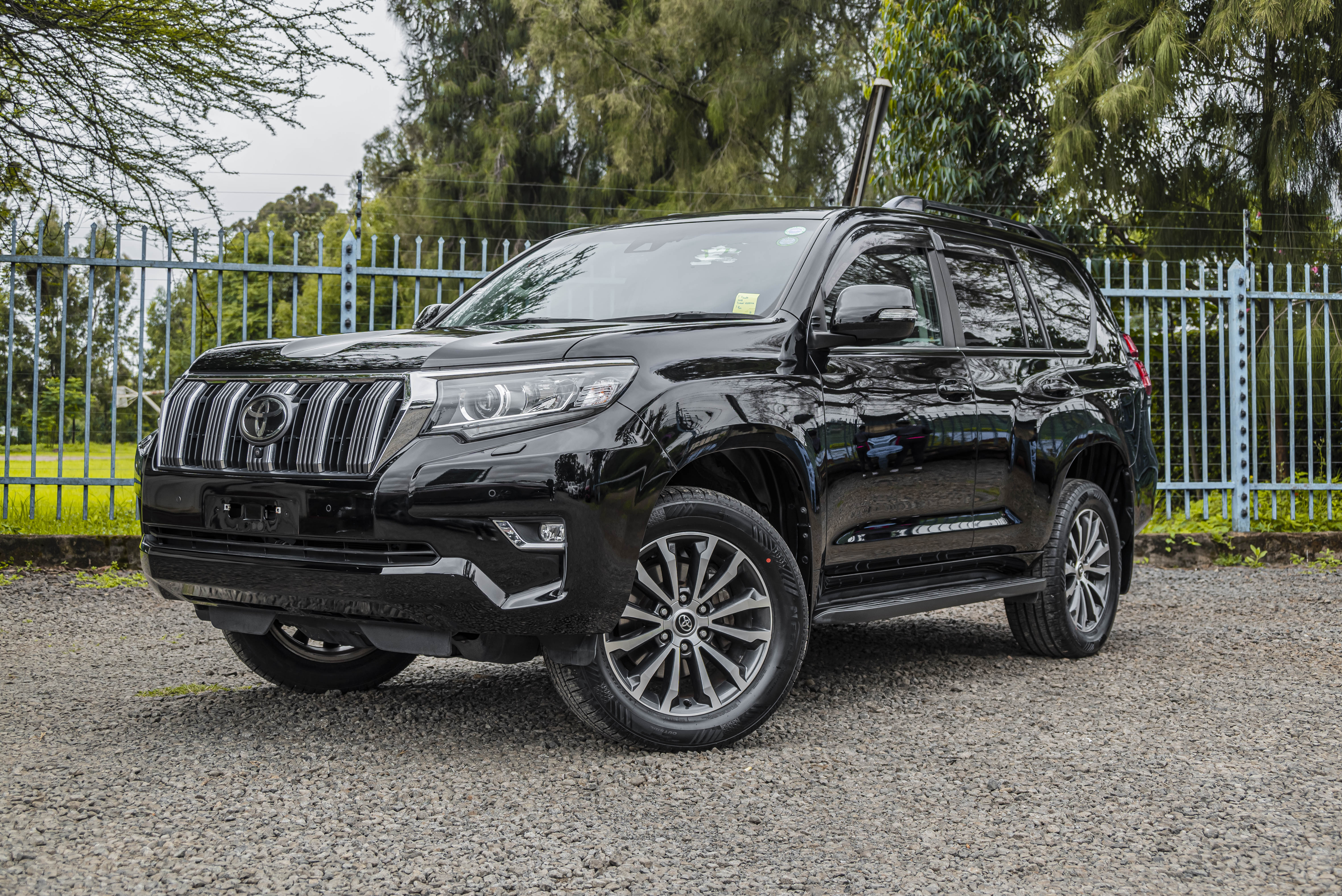 TOYOTA LANDCRUISER PRADO