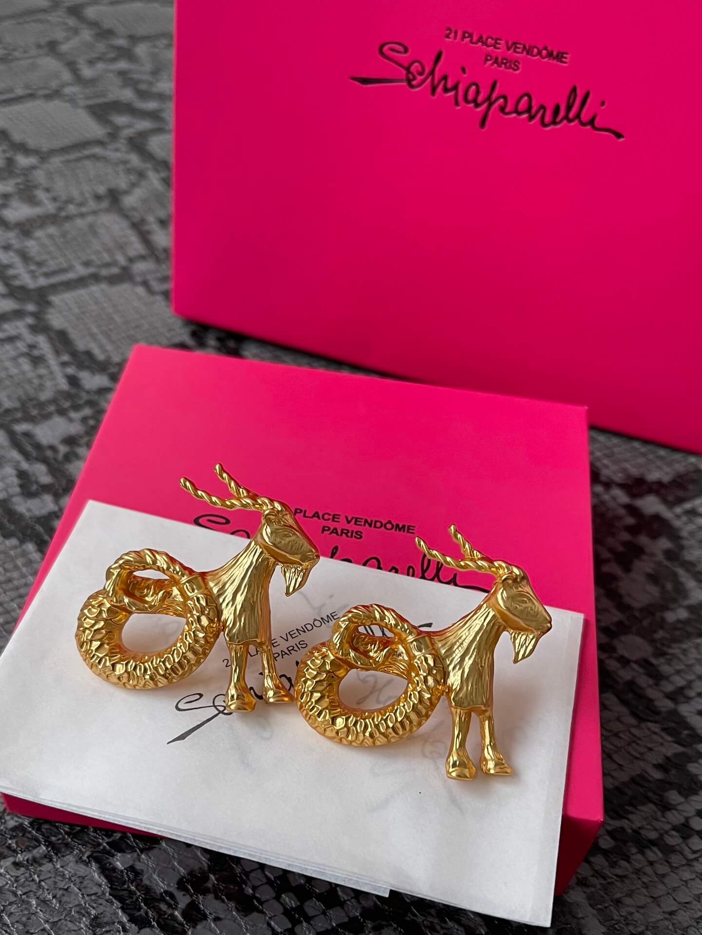 Schiaparelli сережки