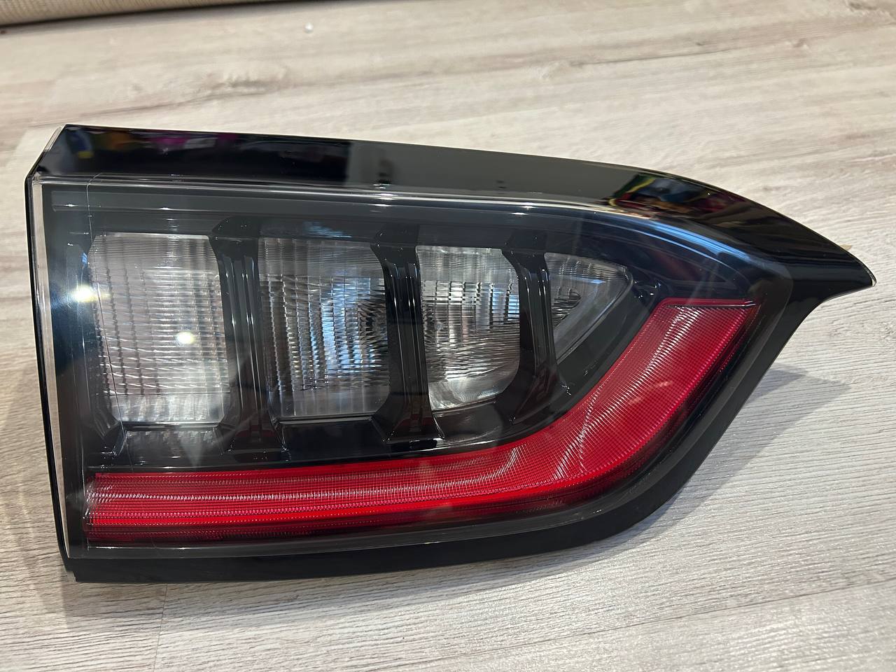 Jeep Cherokee Ліва сторона Б/у оригінал (Водійська сторона в ляду)  2019 - 2023 роки