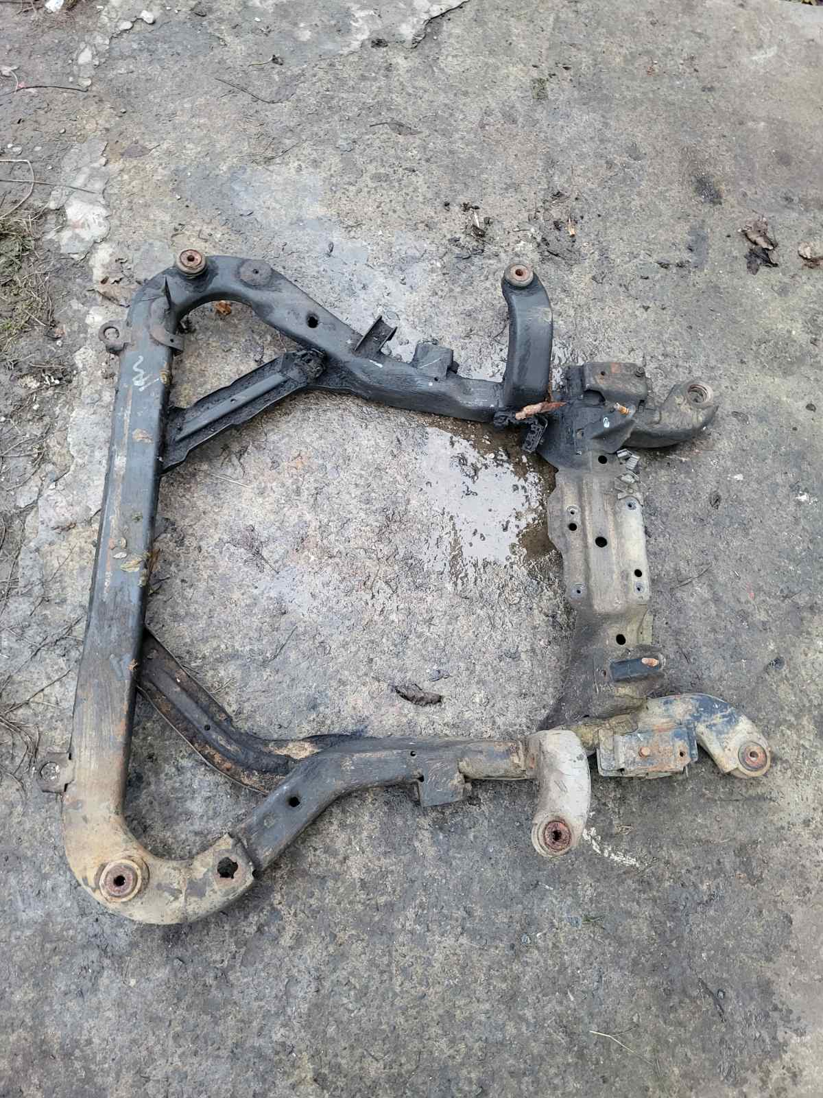Передня балка(підрамник) Opel Vectra B