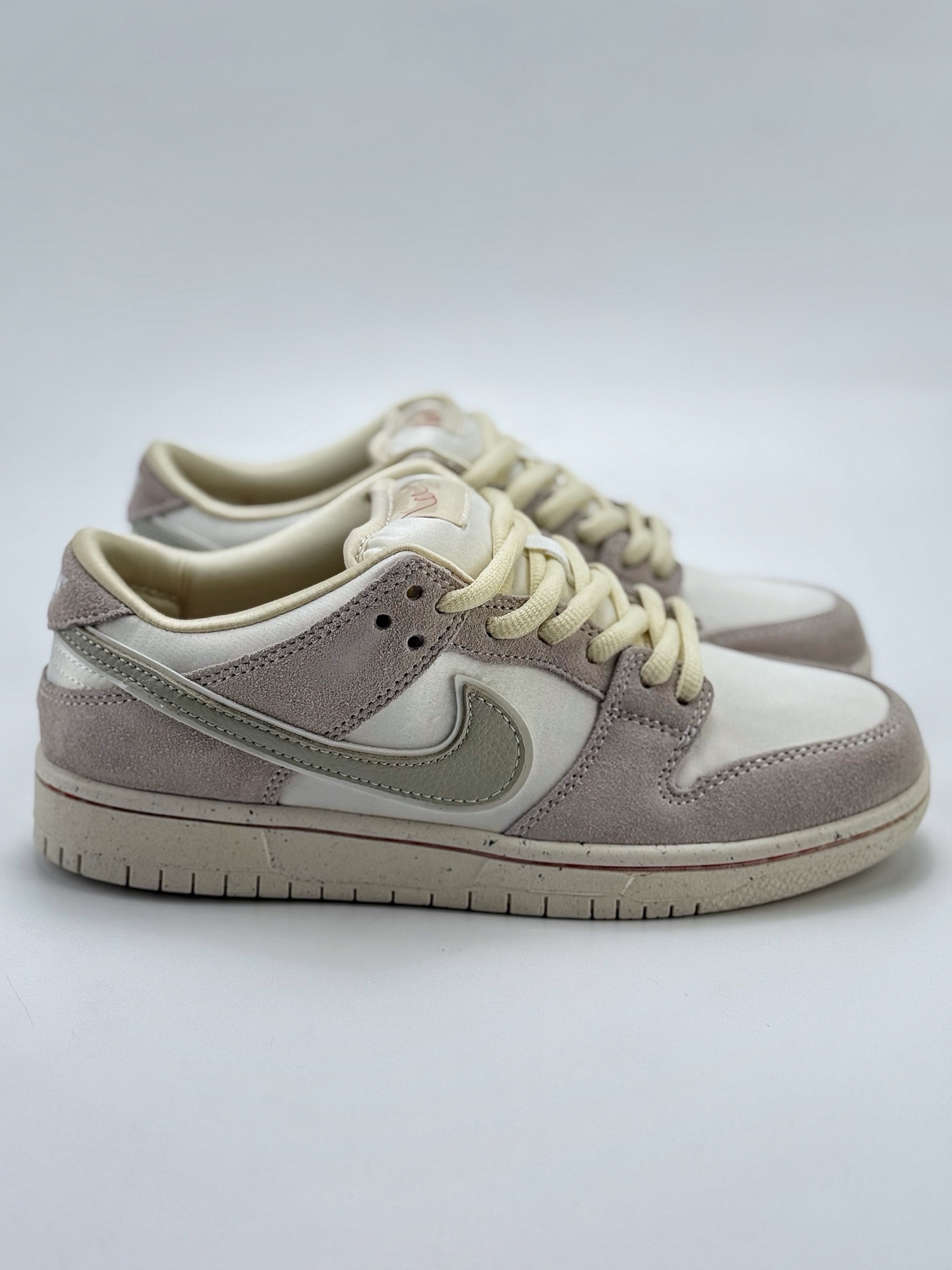 Nike SB Dunk Low Pro  FZ5654-100