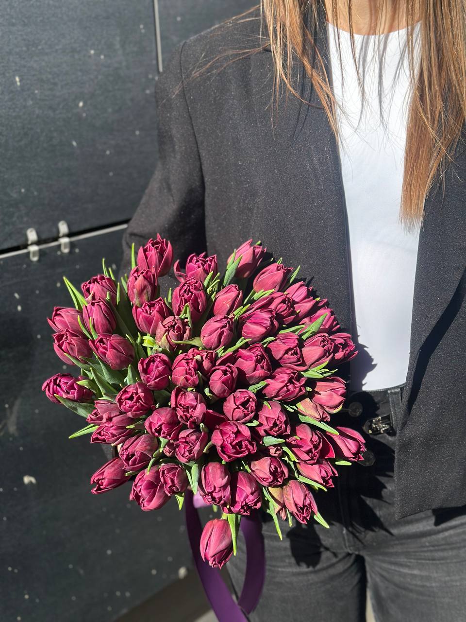 45 піоновдних тюльпанів зі стрічкою