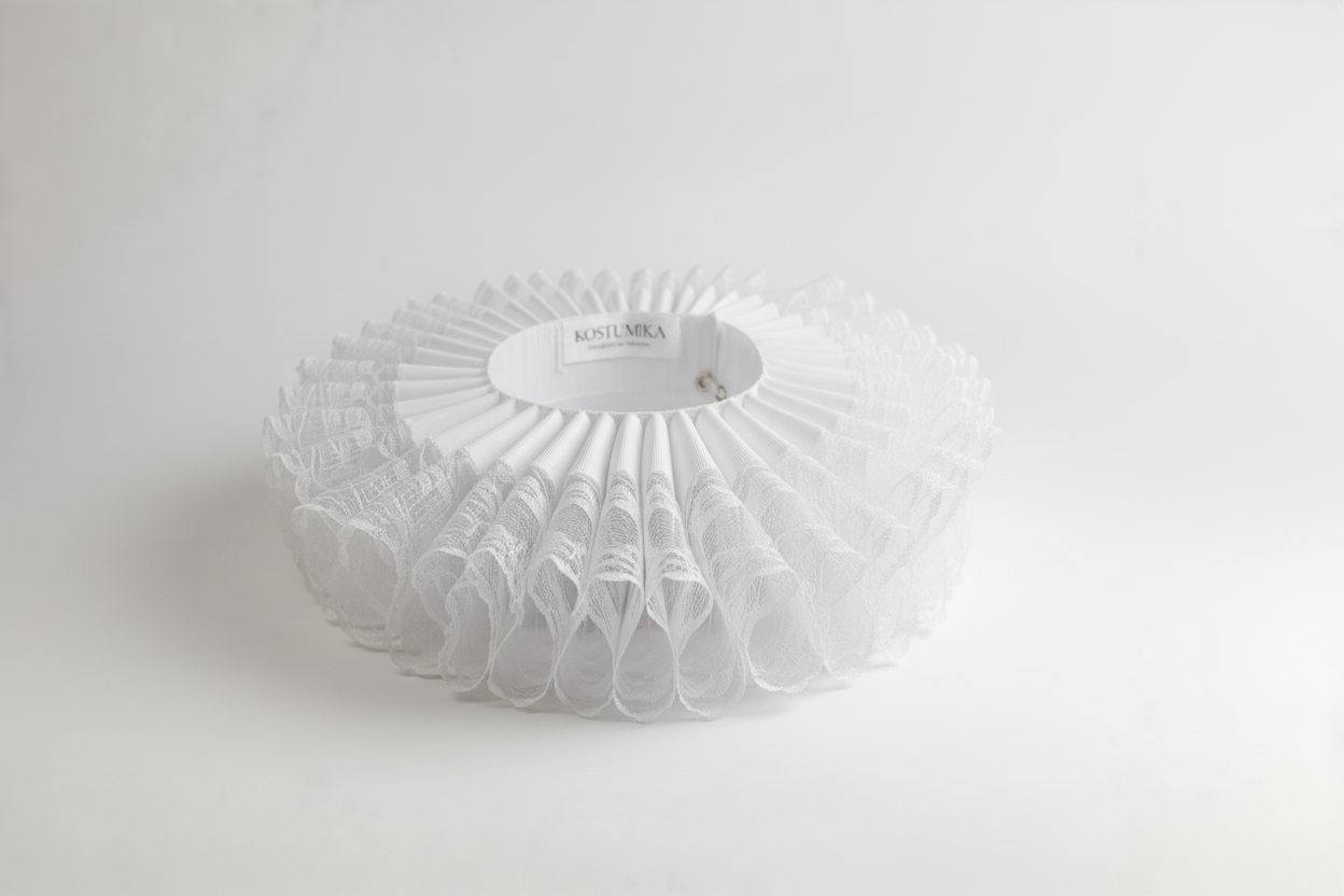 White ribbon & lace voluminous ruff