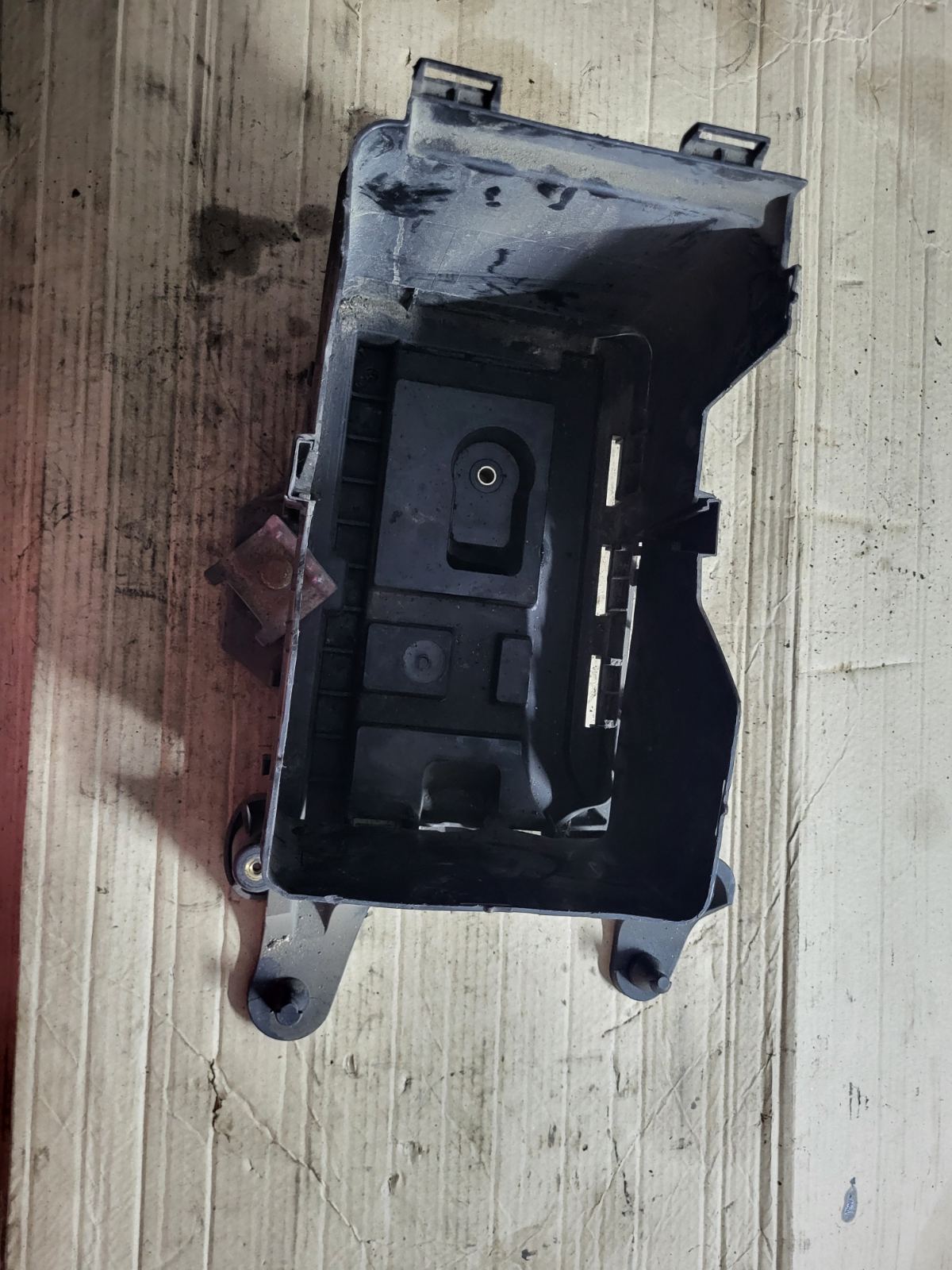 Короб акумулятора Passat B6 2.0 BMP