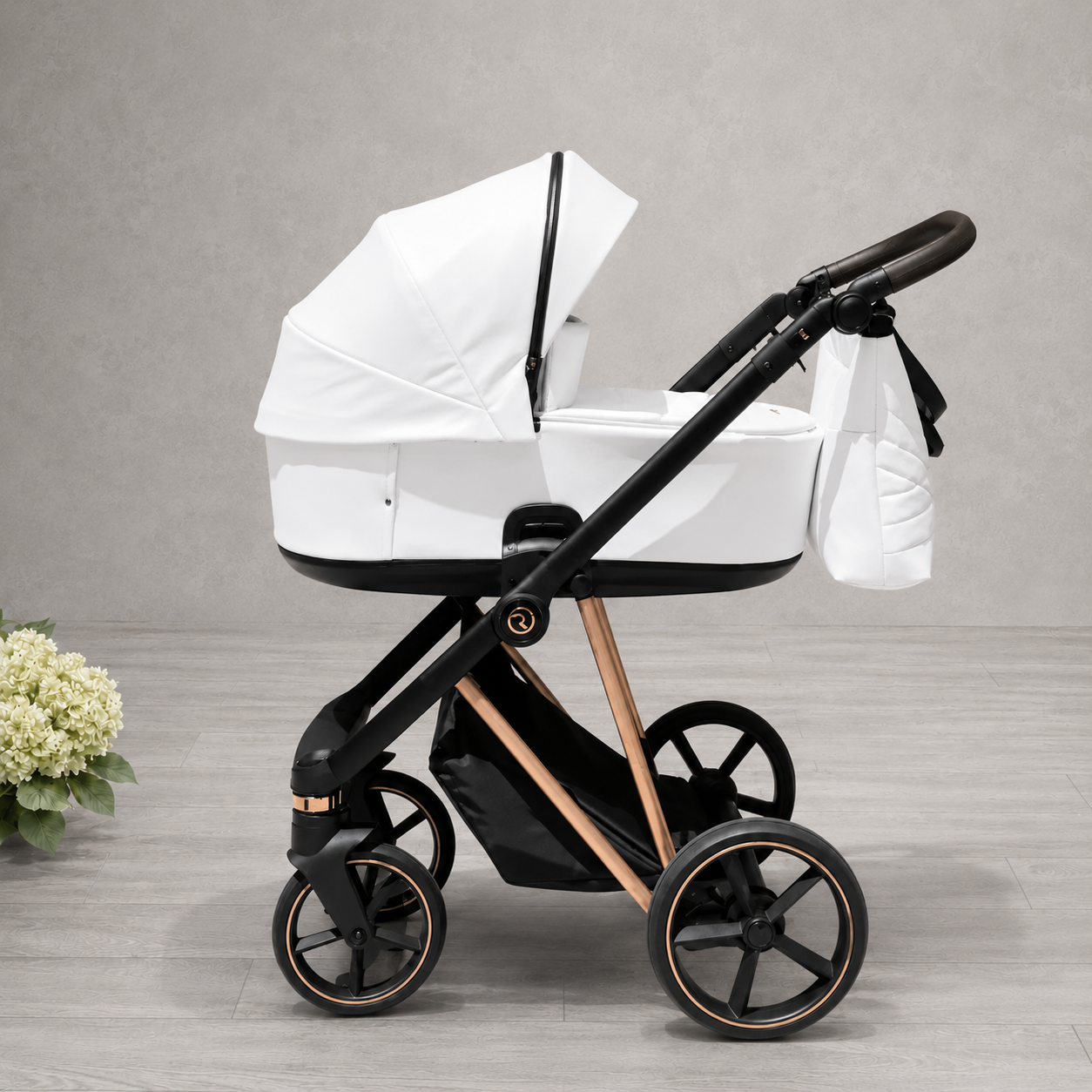 Коляска 2 в 1 Roan Ivi White ECO Rose Gold 2.0