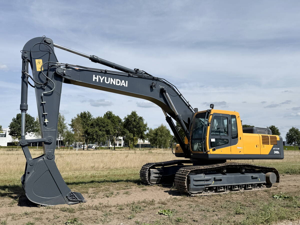 Екскаватор гусеничний Hyundai R340L Smart