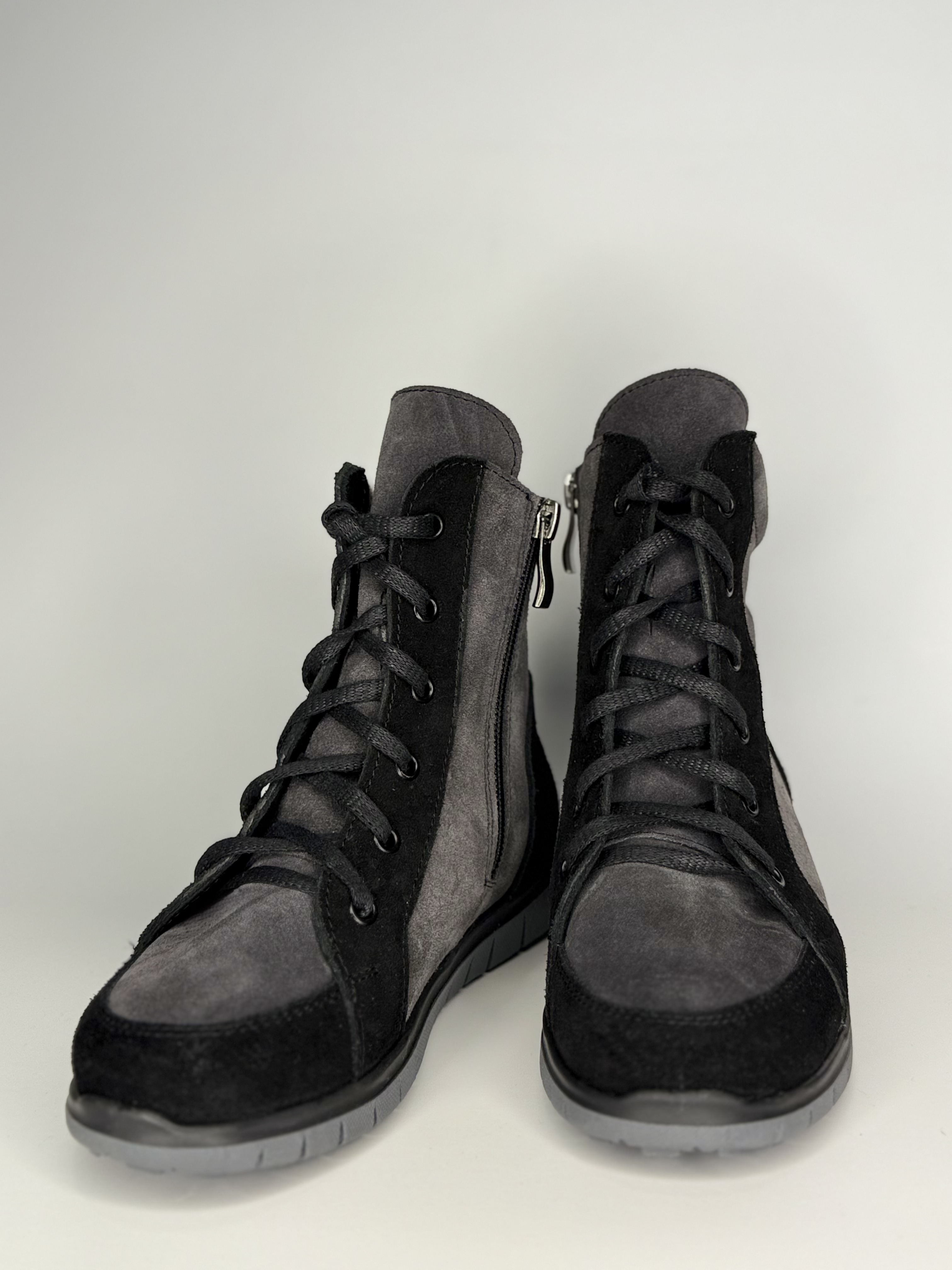 Ортопедичні замшеві чобітки 301