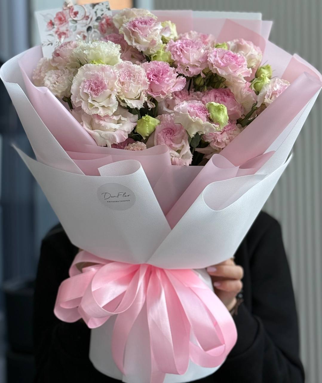 Букет з рожевої еустоми