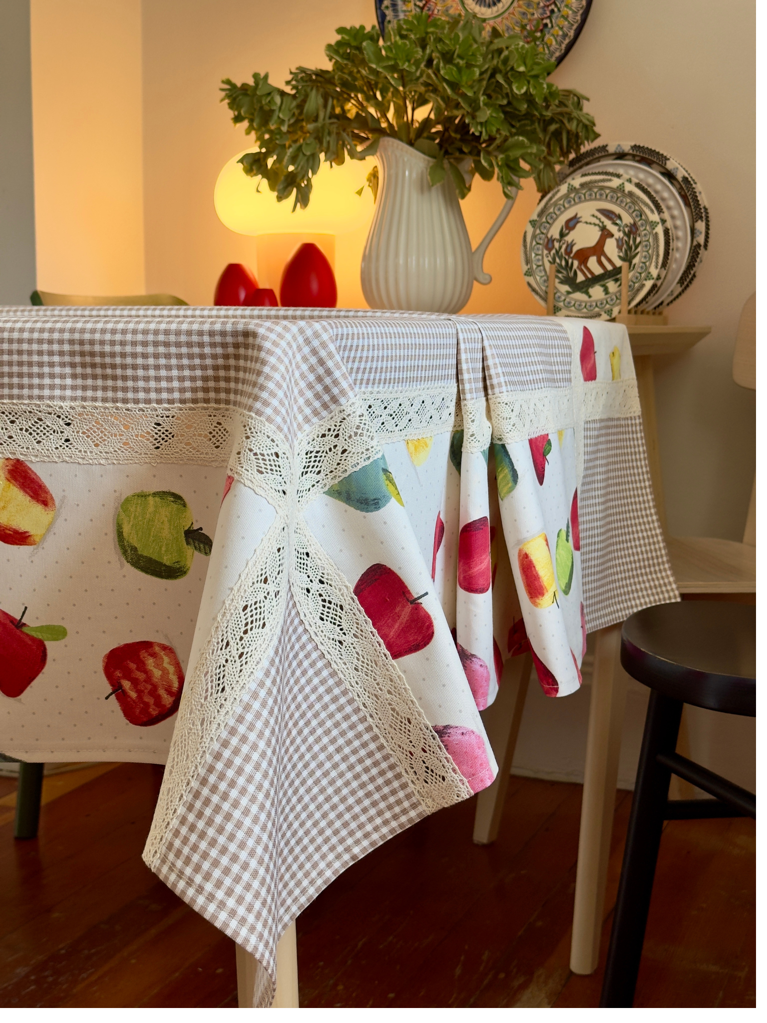 Tablecloth Apples with Butterfly lace