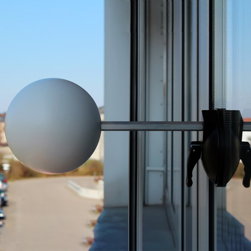 Suction cup holder for reference spheres