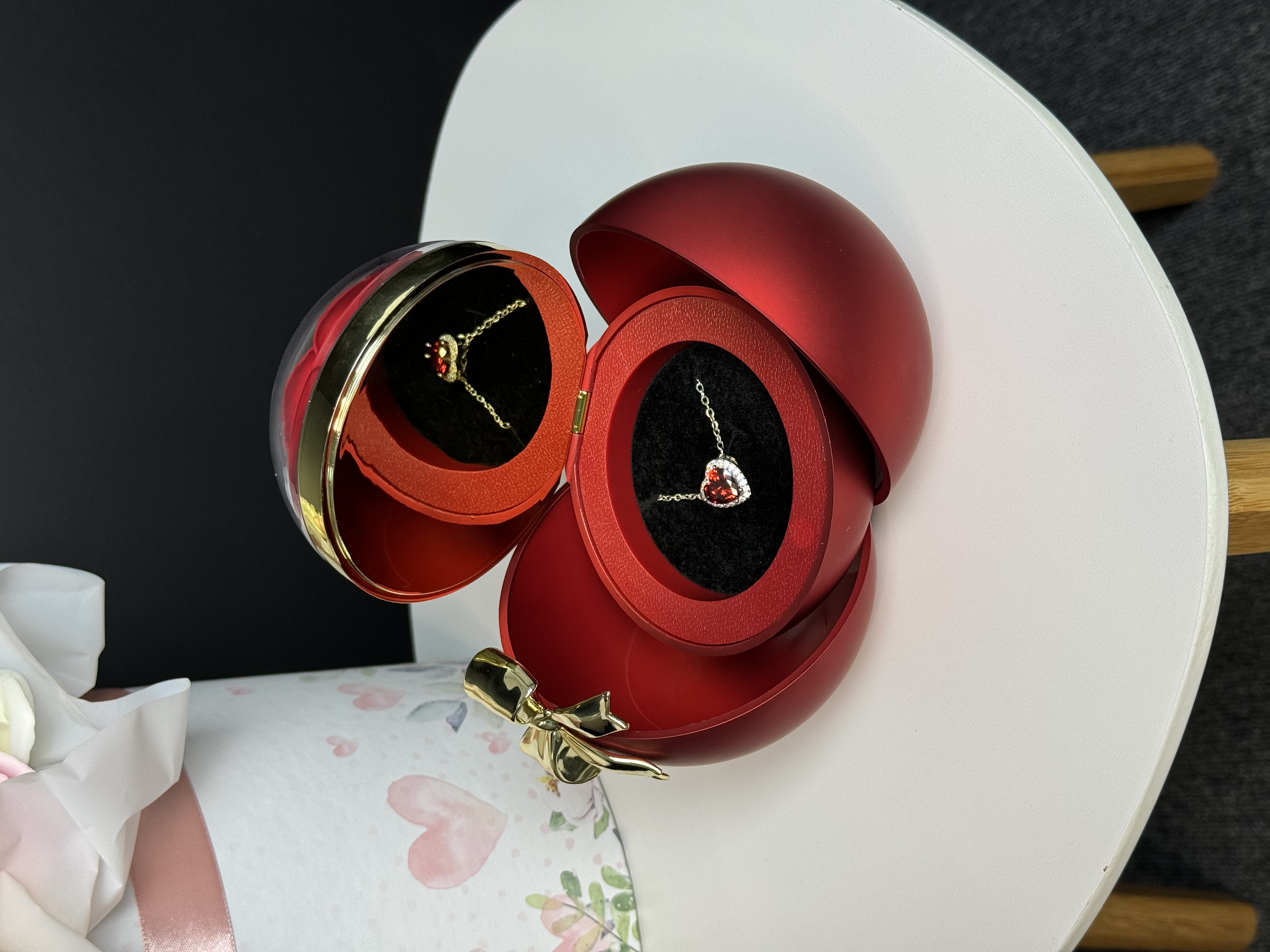 Червона скриня-куля❤️