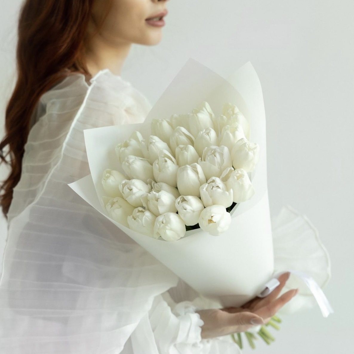 25 білих тюльпанів