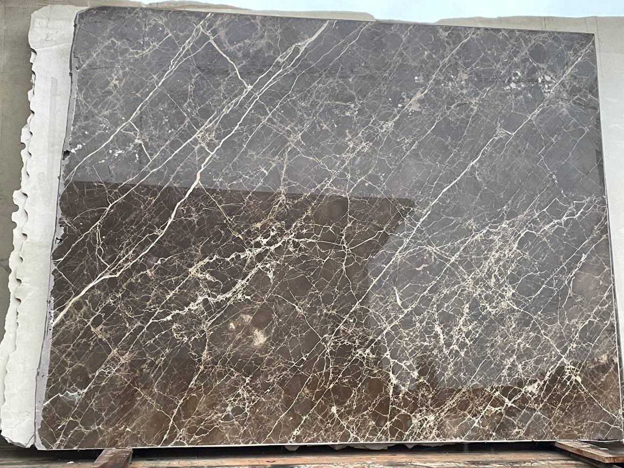 Мармур Emperador Dark