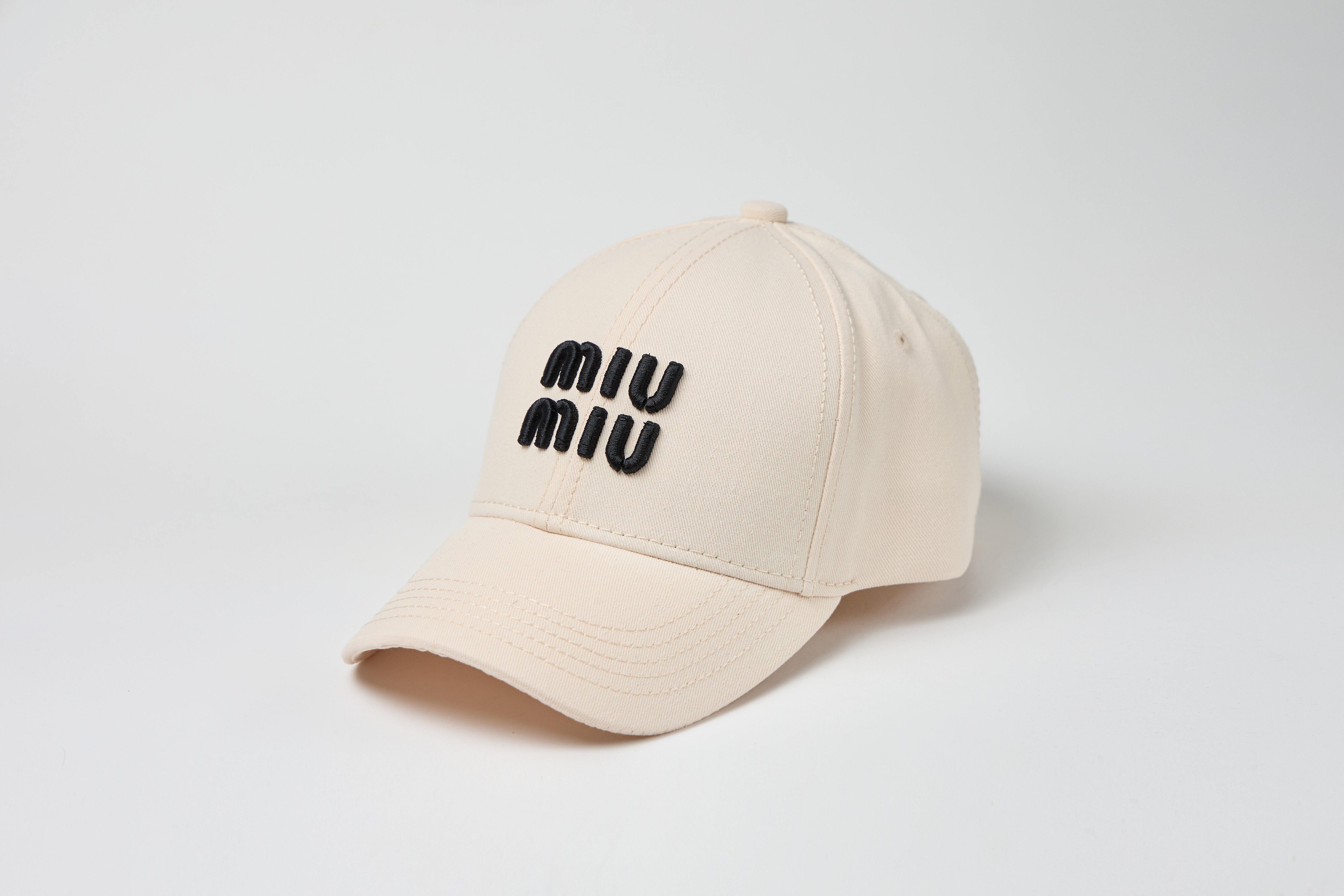 Бейсболка MIU MIU - Міу Міу Айворі Вишивка Чорна Копія