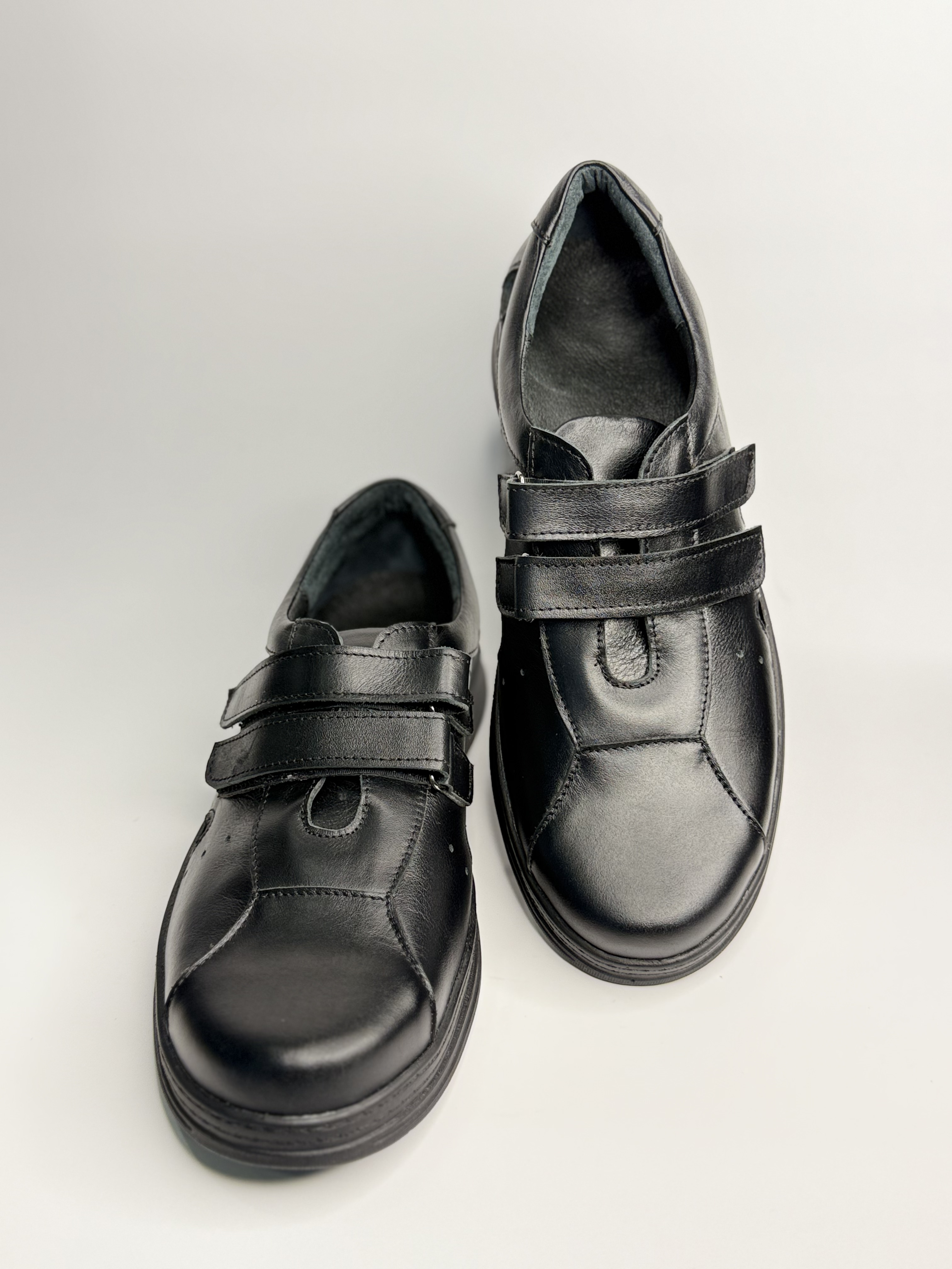 Ортопедичні туфлі з перфорацією 20/4