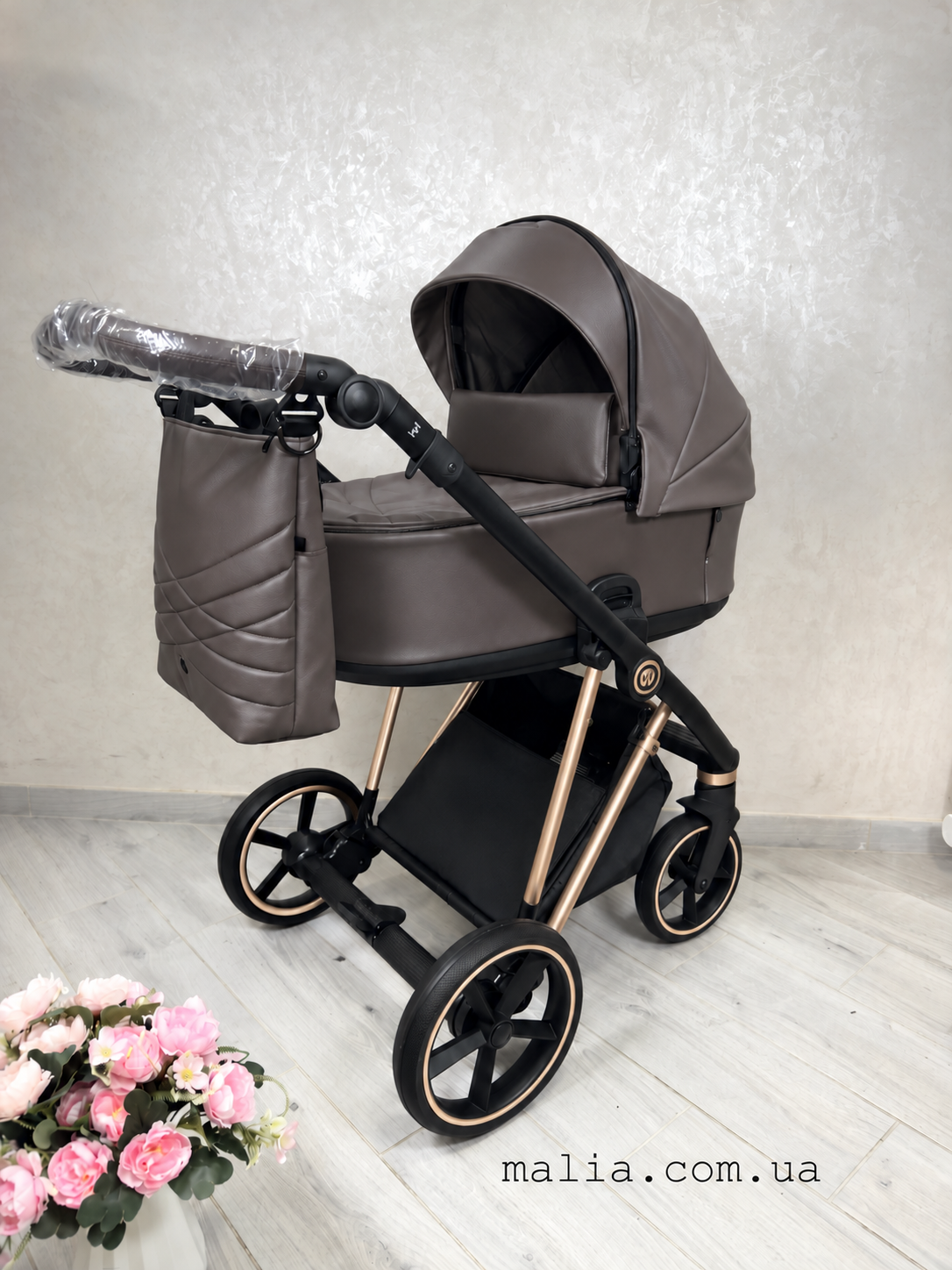 Коляска 2 в 1 Roan Ivi Chocolate ECO Rose Gold 2.0