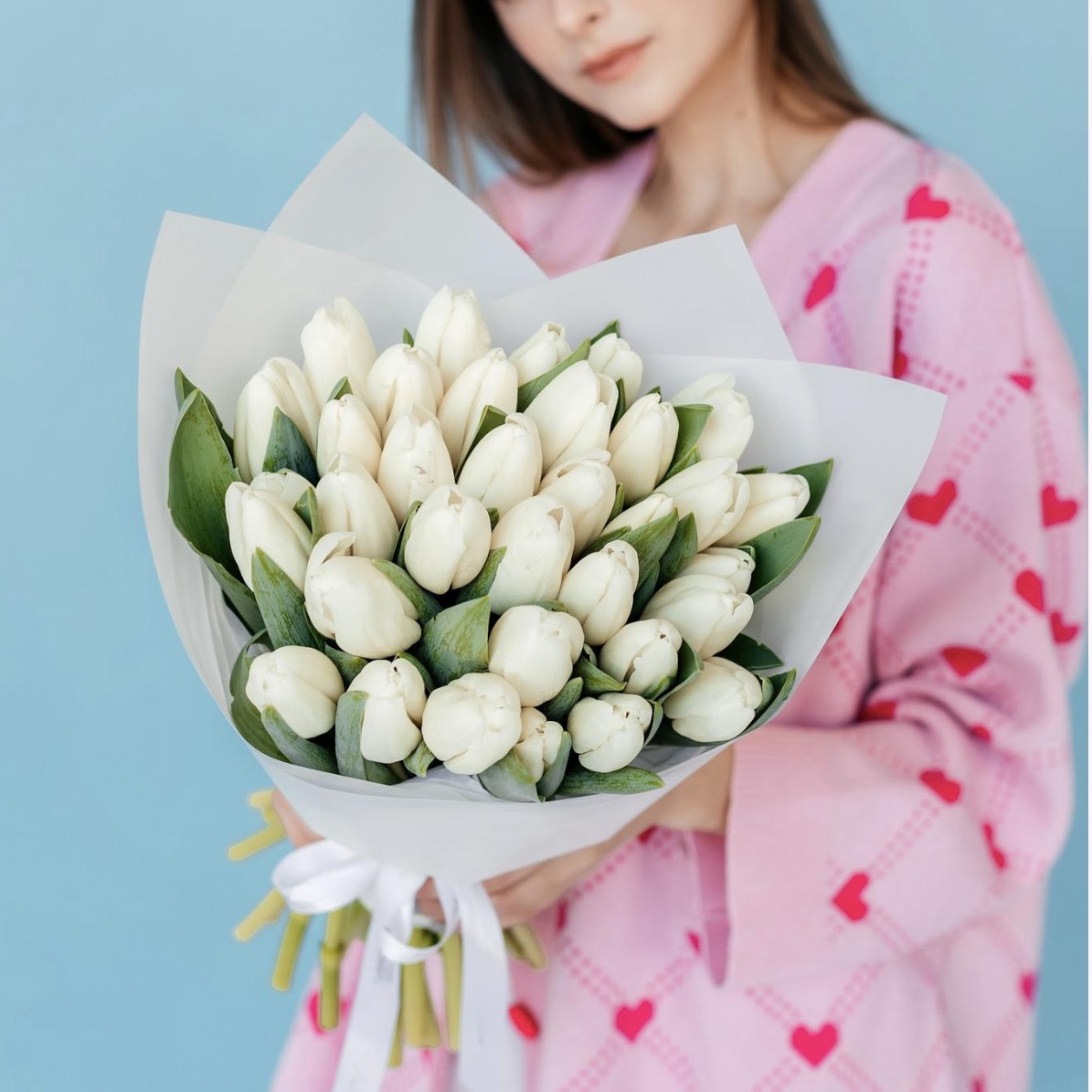 35 білих тюльпанів