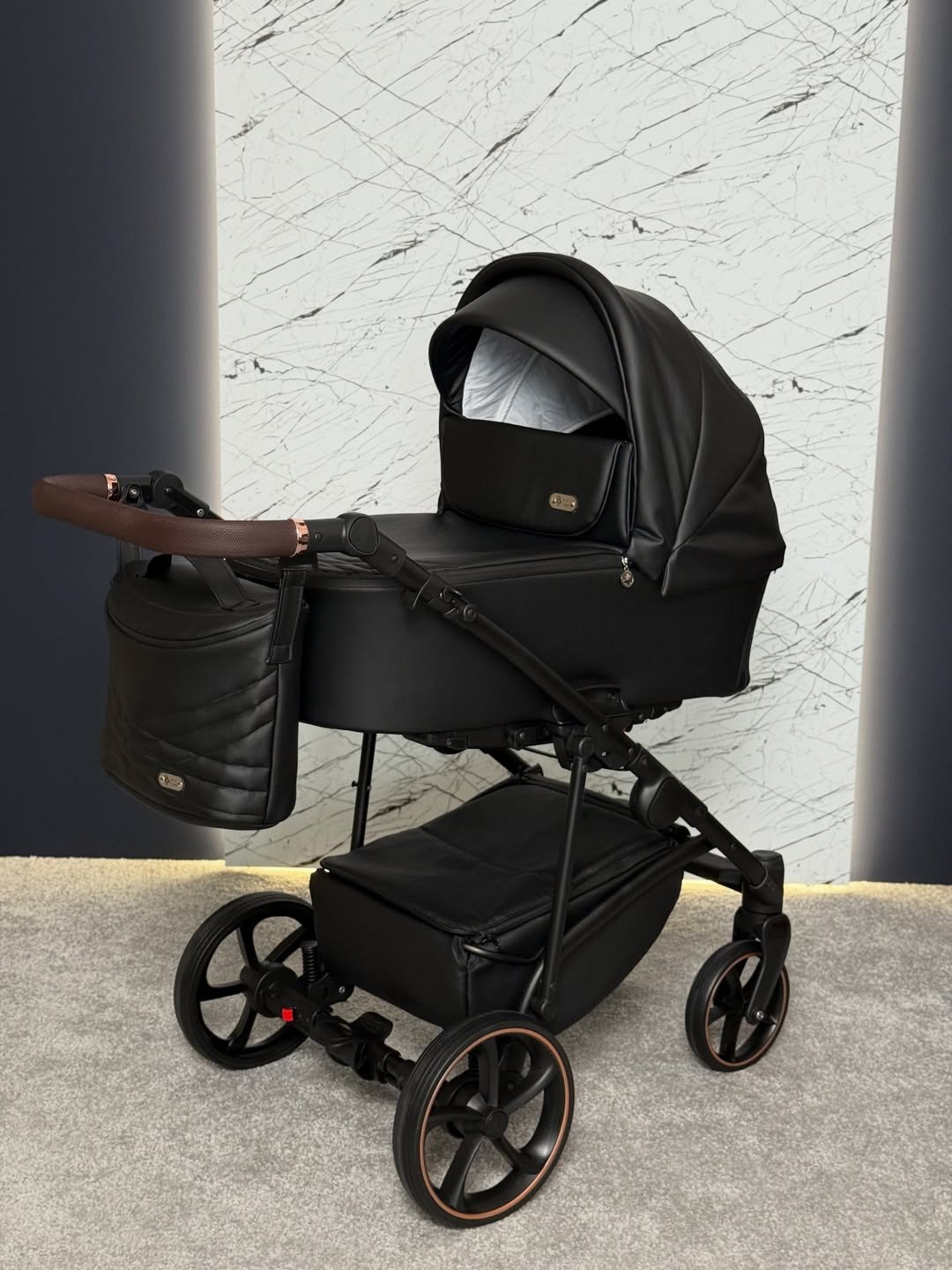 Коляска 2в1 Baby Pram Bailey Premiumу екошкіра Black
