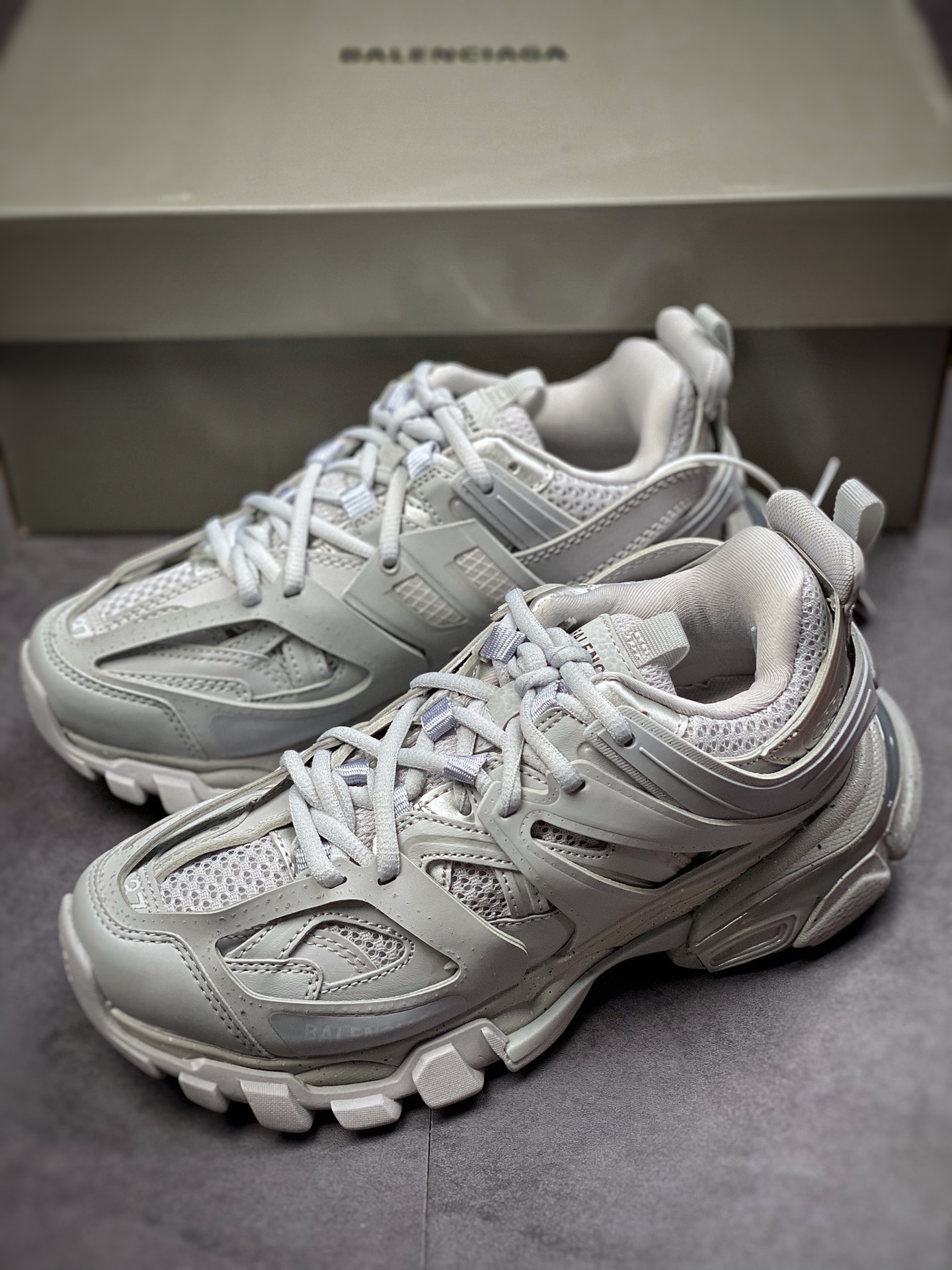 Balenciaga Track Trainers 3.0 242436 W6LB3 3250