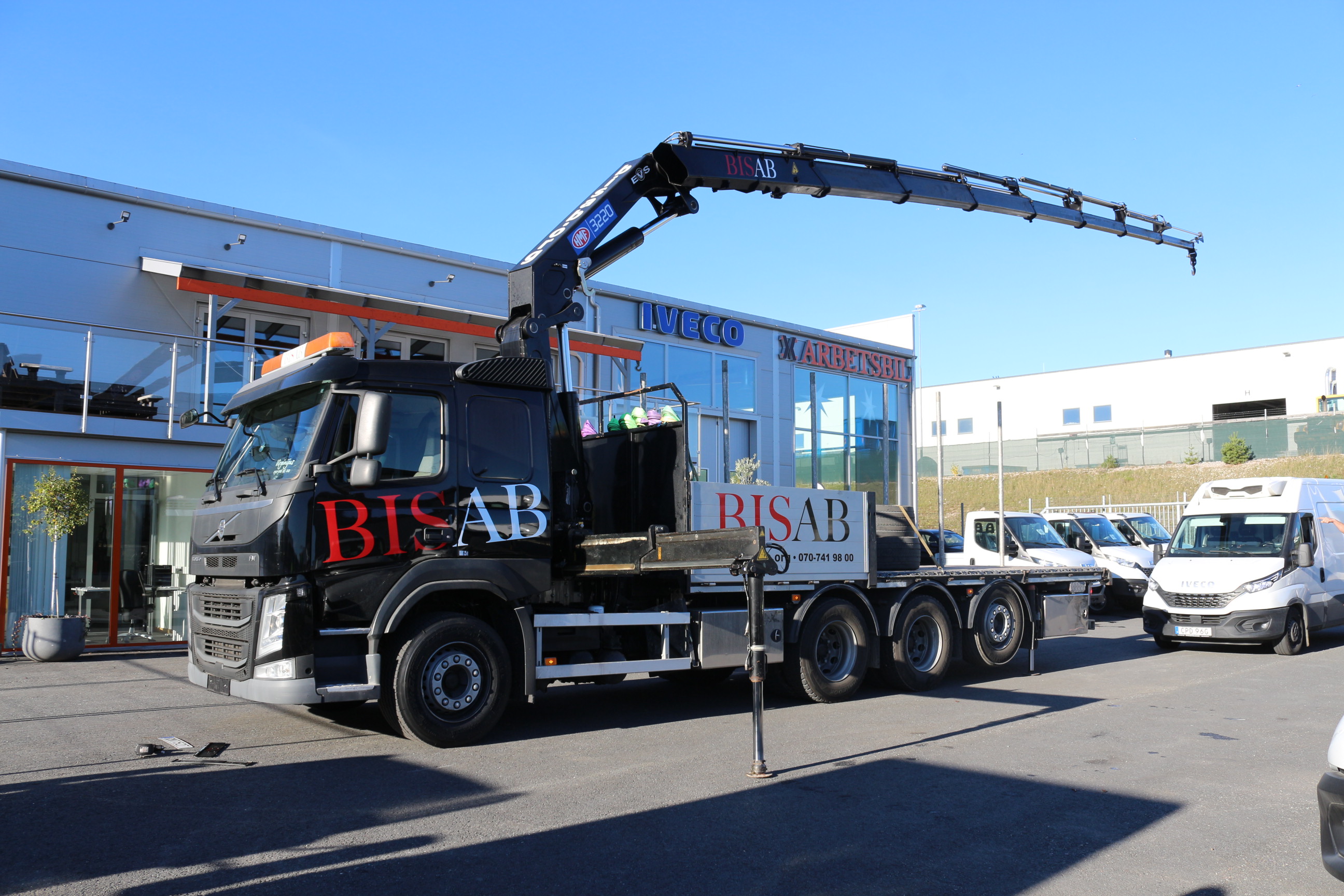 SÅLD - Volvo FM13 420 8×4*4 Tridem Brädgårdsbil Stor kran Euro 6