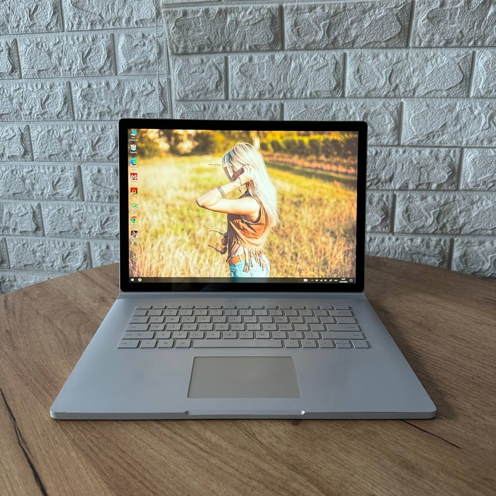 Сенсорний Microsoft Surface Book 2  (SSD 256 GTX 1060)