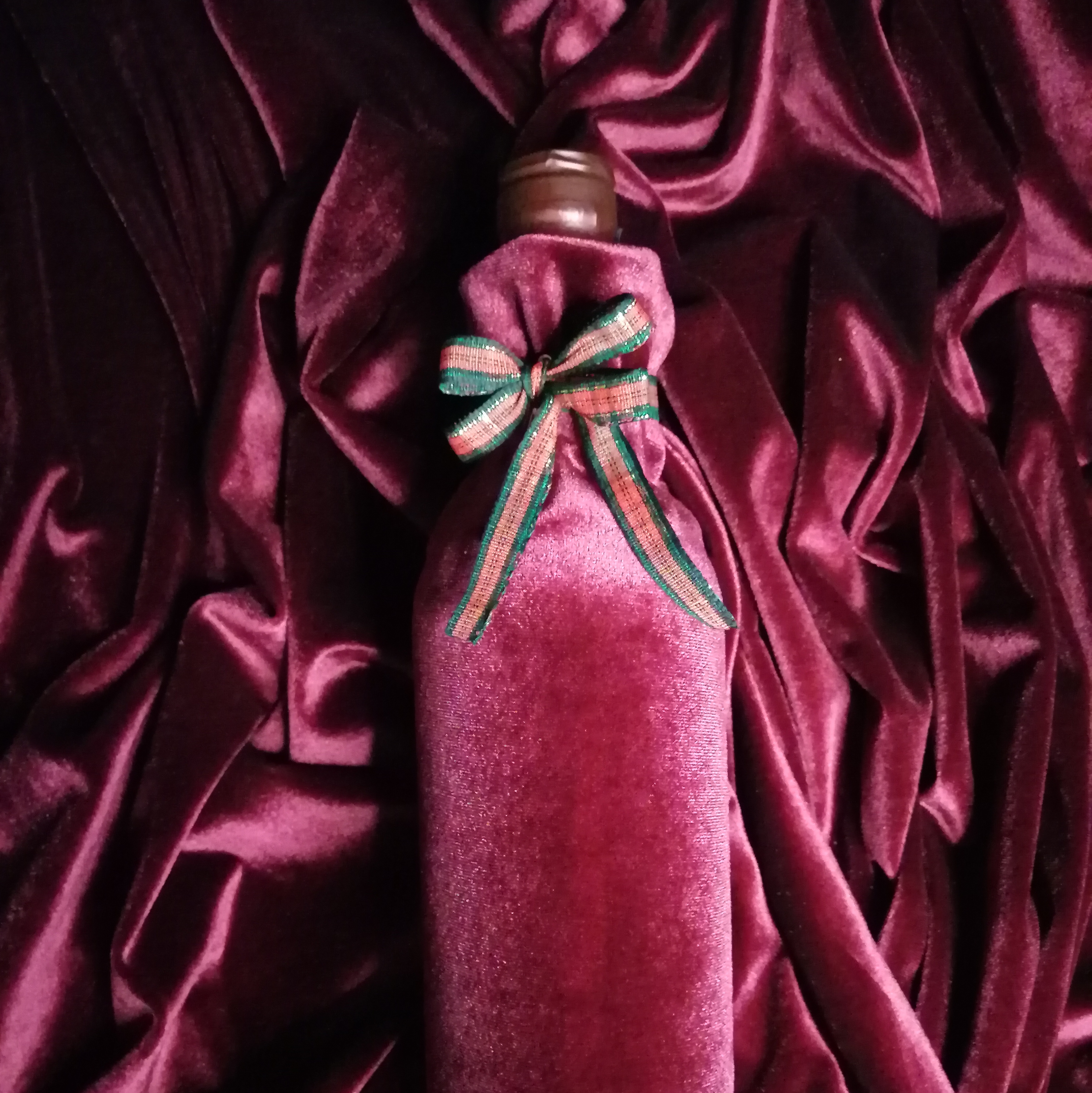 Крафтовий напій '' ТРОЯНДОВЕ ВИНО'',750 МЛ