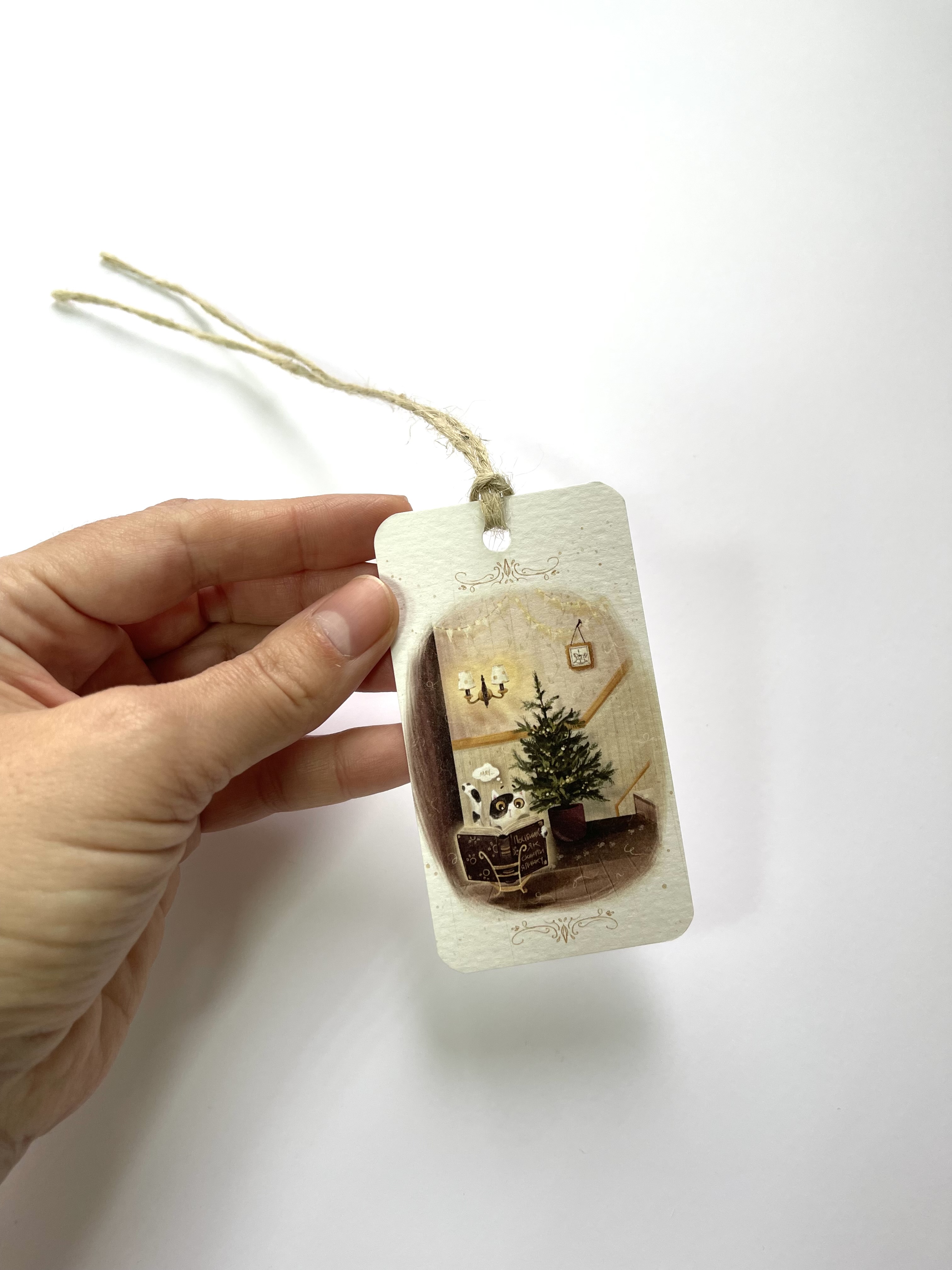 Бірка зі шнурочком 0223