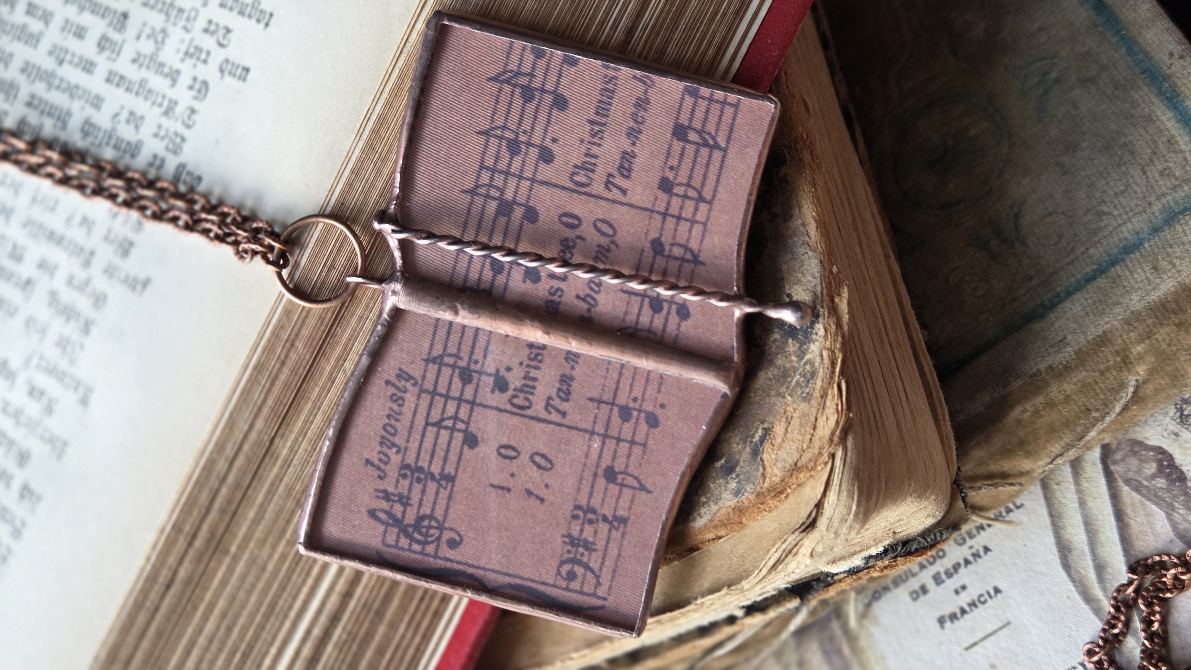 Підвіс книжечка  з нотами