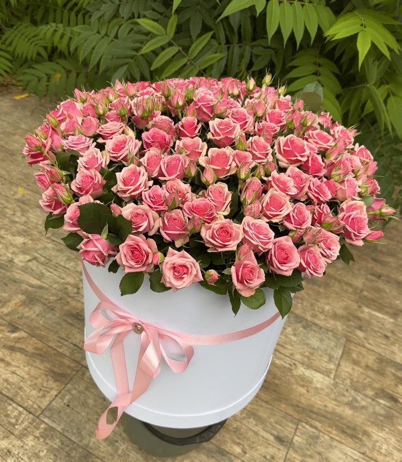 Композиція в коробці з 101 гілкової троянди "Алексін"