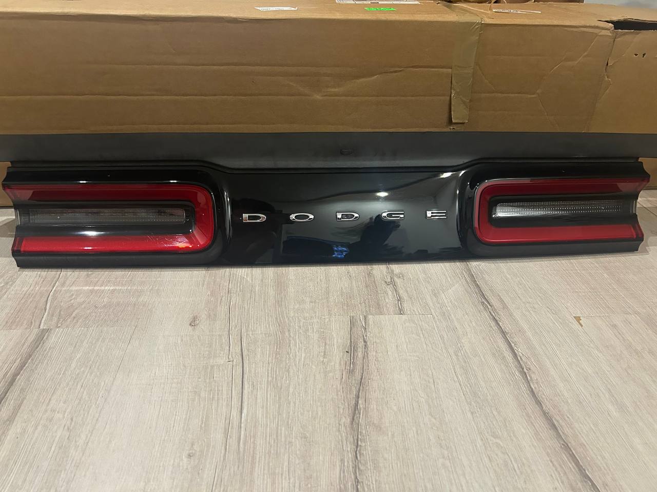 Dodge Challenger б.у оригінал Центральна в ляду 2015 - 2023 роки