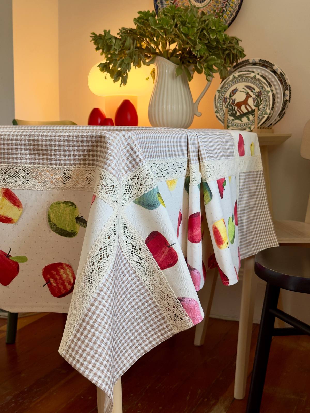 Tablecloth Apples with Butterfly lace