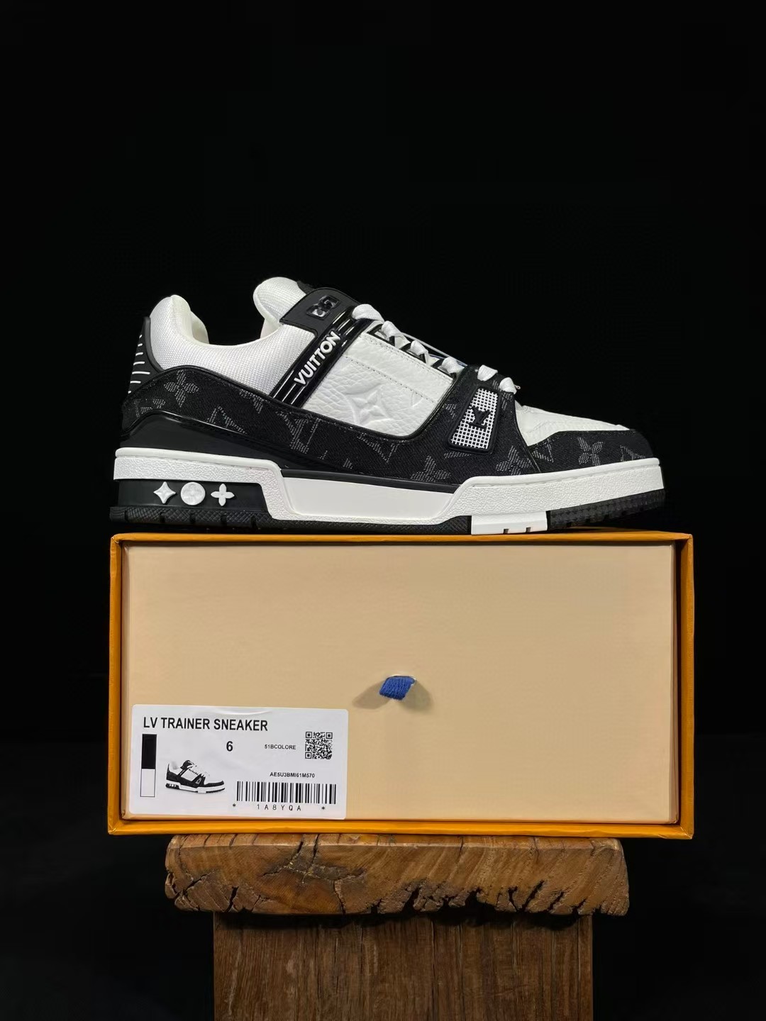 Louis Vuitton LV Trainer White Black White