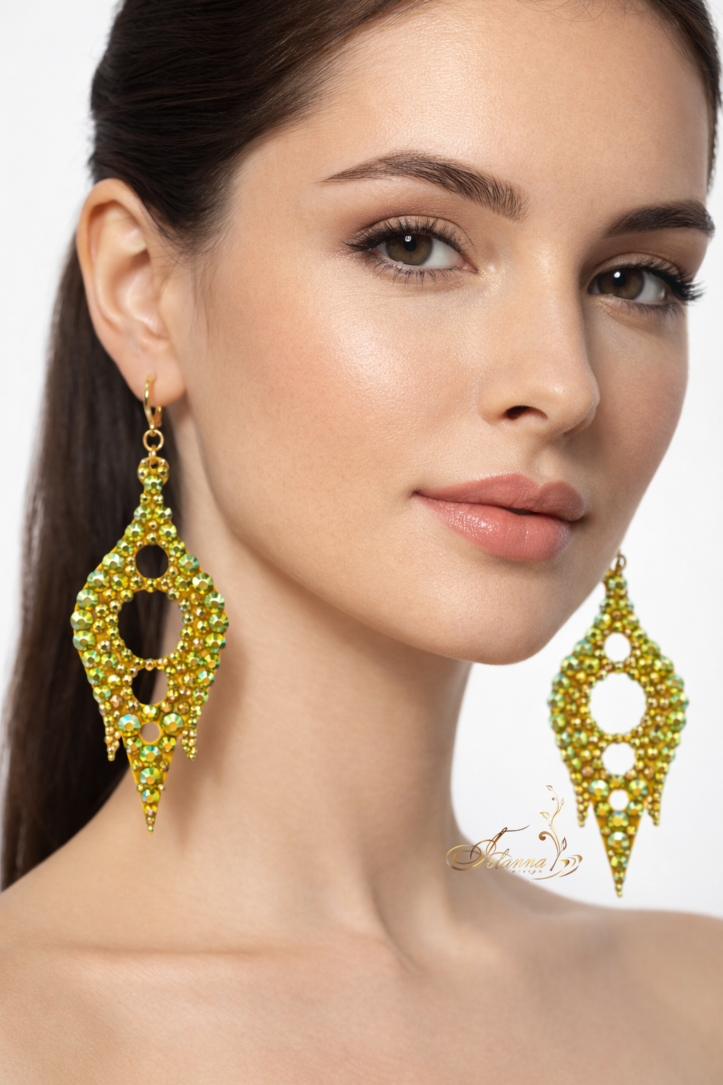Rhinestone gold earrings