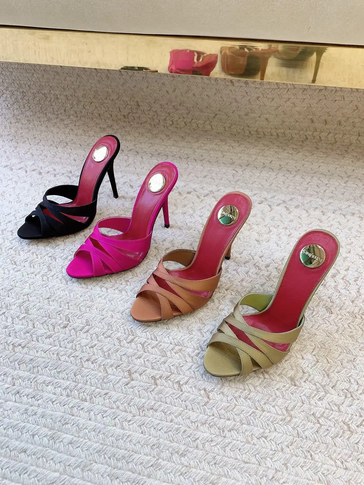 Yves Saint Laurent босоніжки