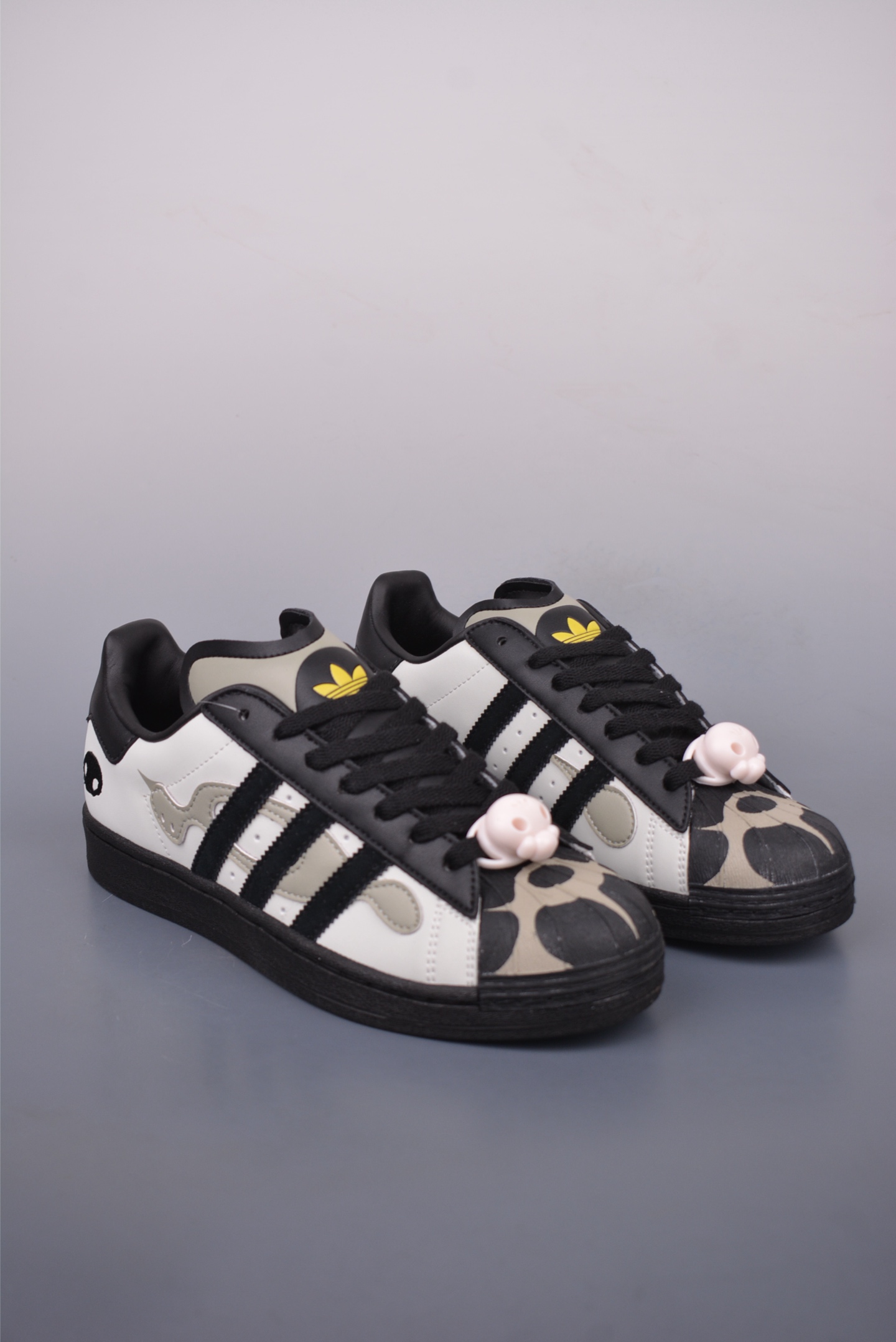 OFFGOD x Adidas Originals Superstar 82 JQ8778