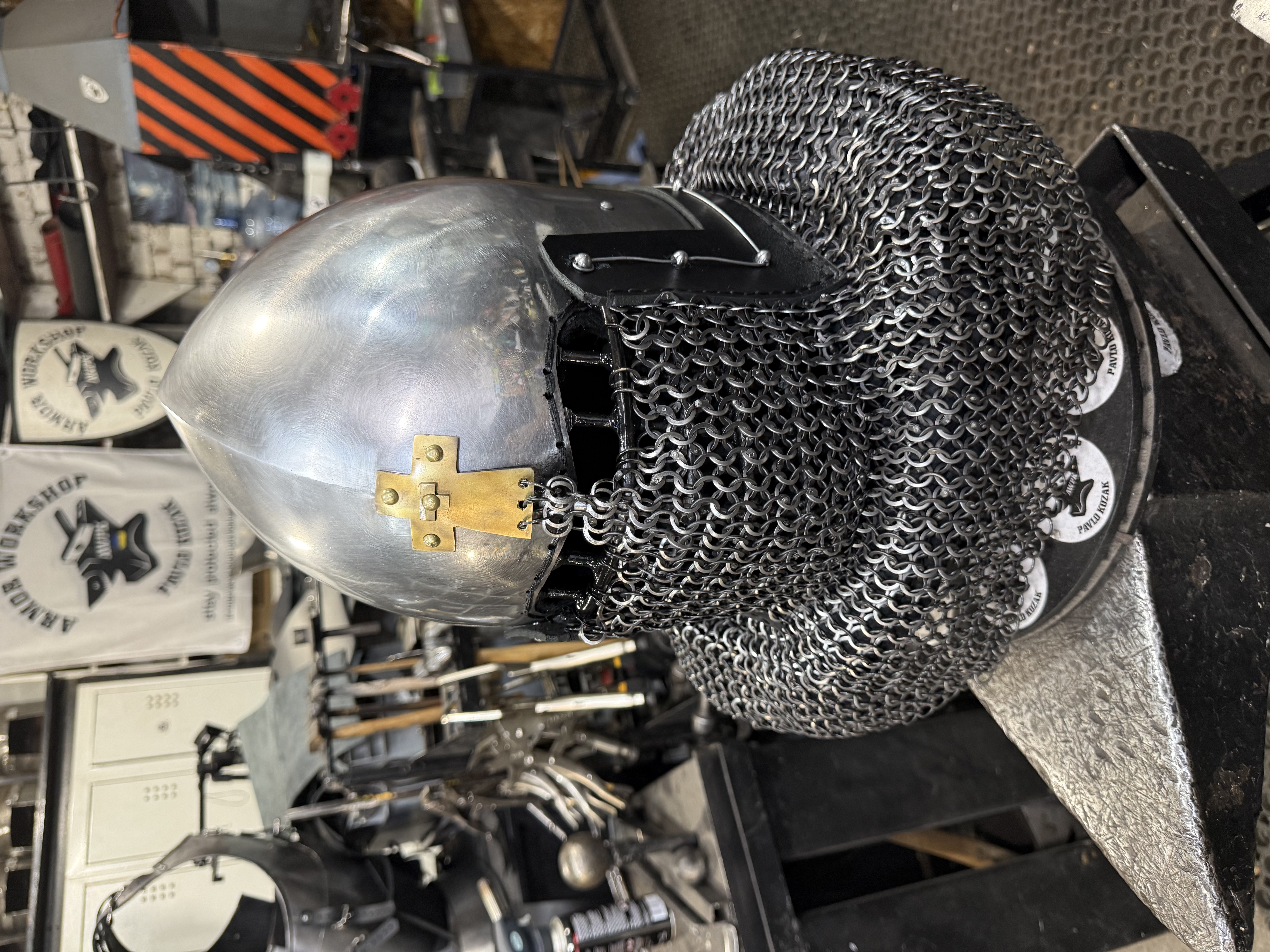 Armor helmet cross bras “sharp top”