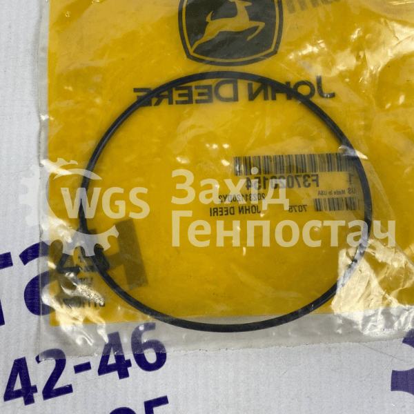 Гумовий ущільнювач F37020154 [John Deere]