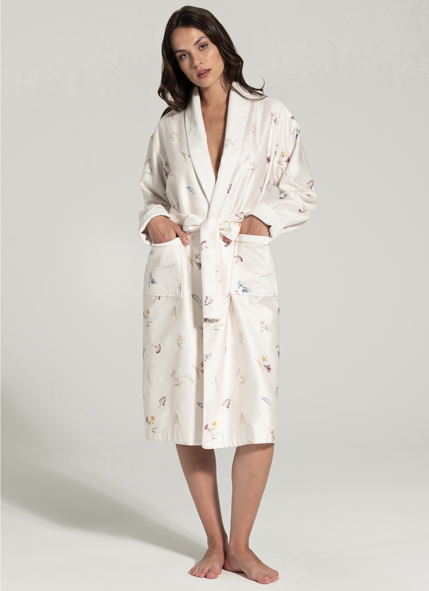 Ніжний халат Brocade з вишивкою від преміум бренду Tivolyo Home
