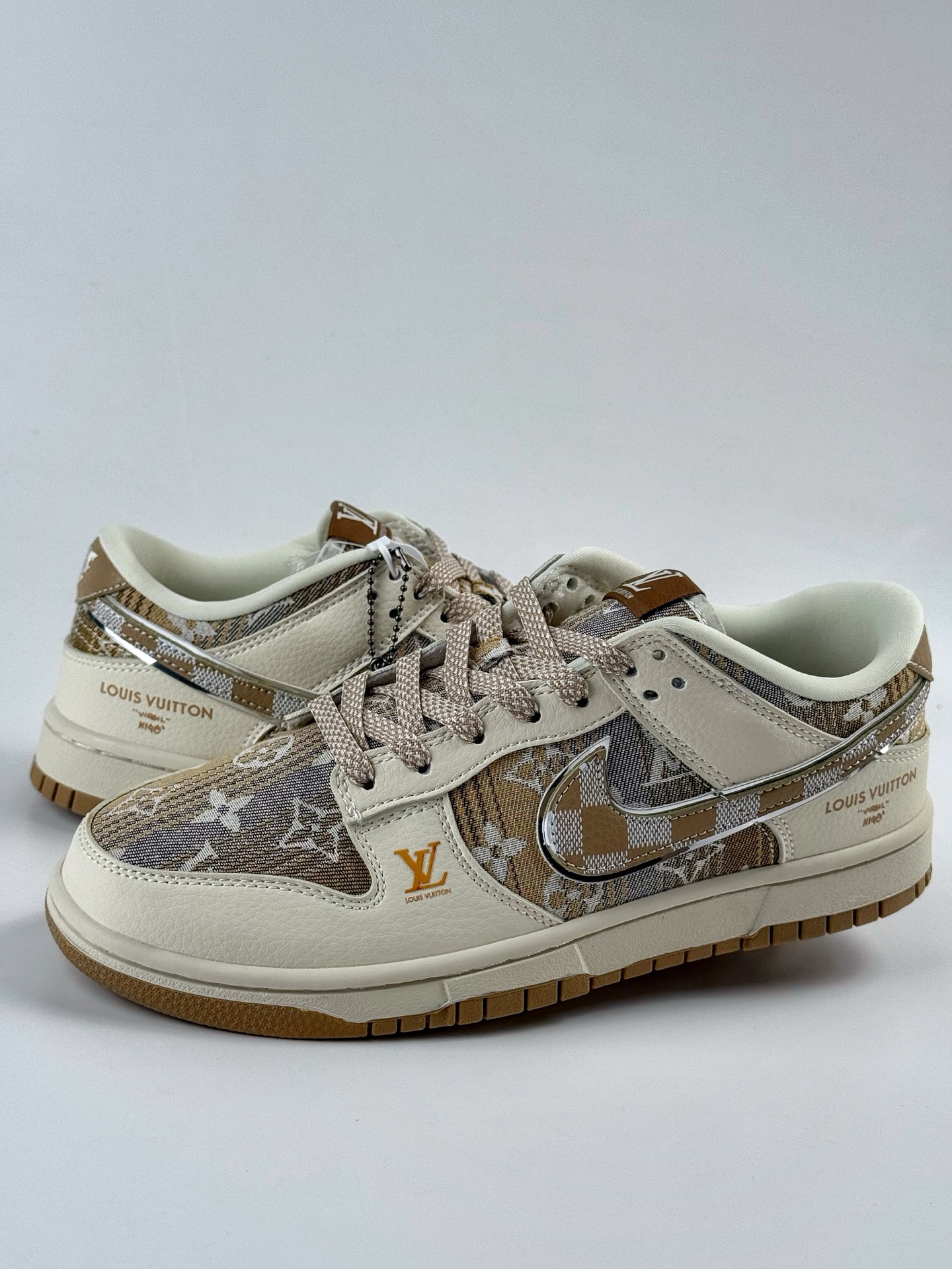 NIKE SB Dunk Low RETRO x Louis Vuitton DS6608-006